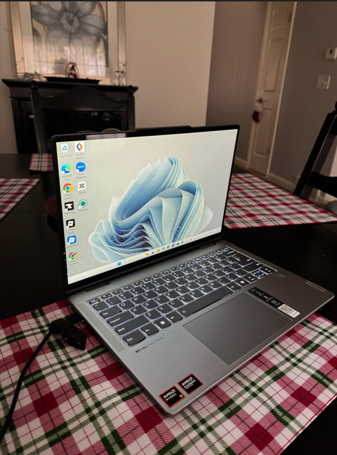 Lenovo – Yoga 7i 2-in-1 14″ Arctic Grey Touchscreen Laptop
