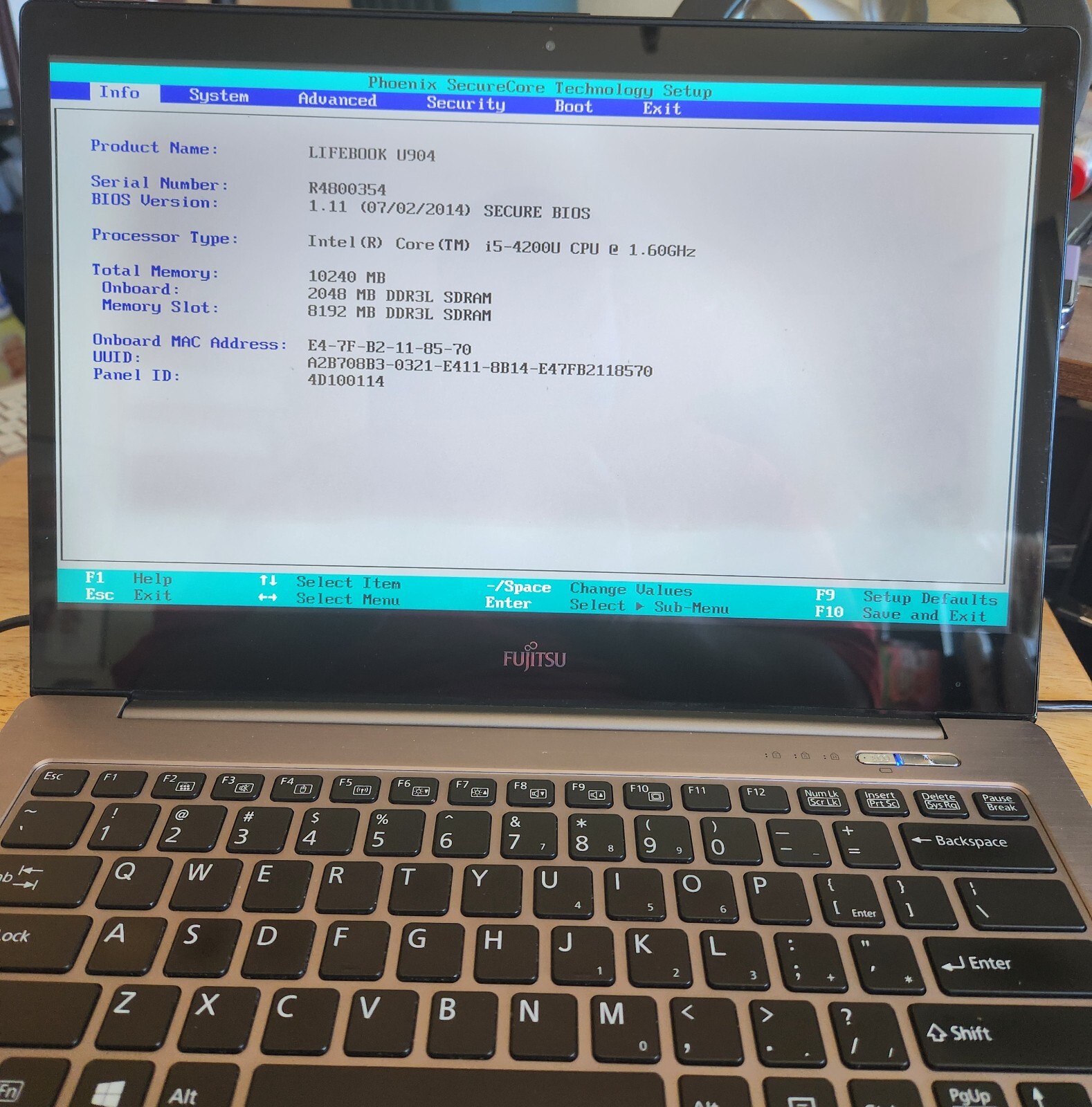 Fujitsu LifeBook U904 Ultrabook Intel Core i5-4300u Touchscreen