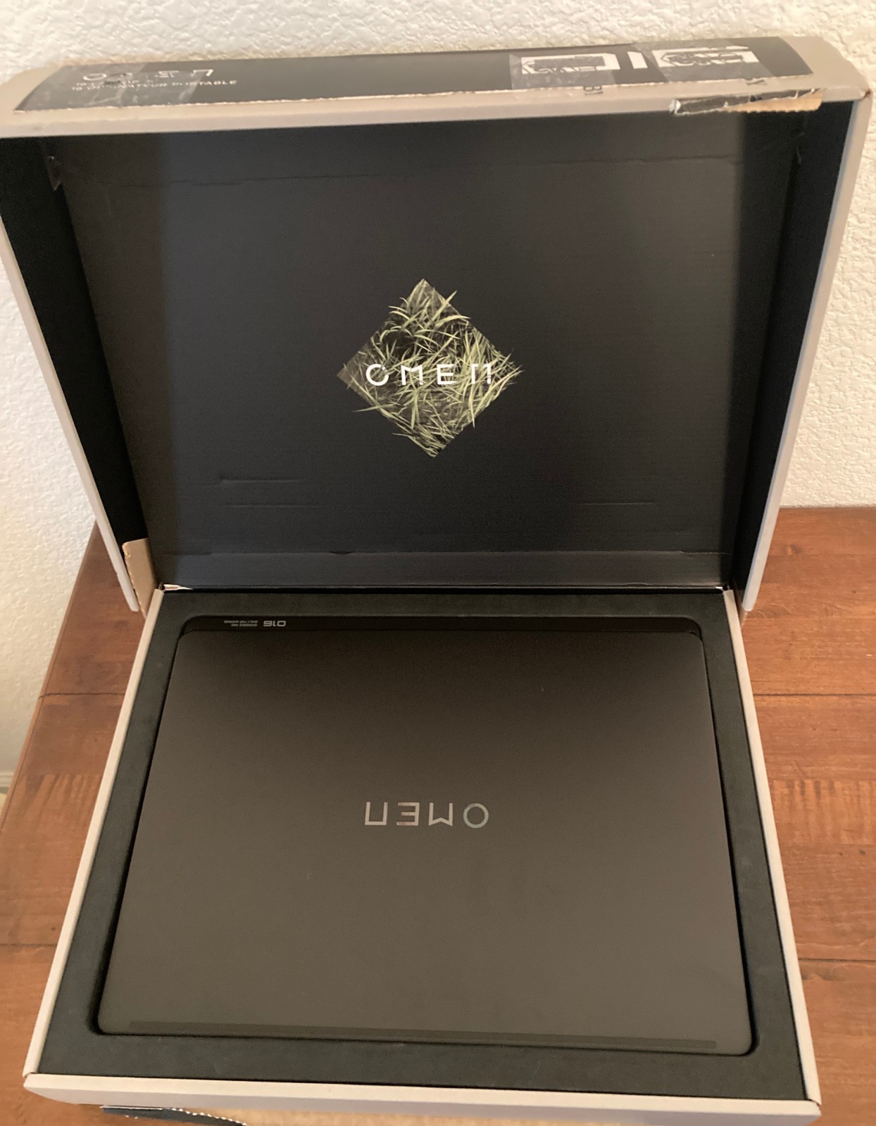 HP OMEN MAX 16 OLED 240Hz, Ultra 9 275HX, RTX 5080, 32GB DDR5, 2TB SSD, Warranty