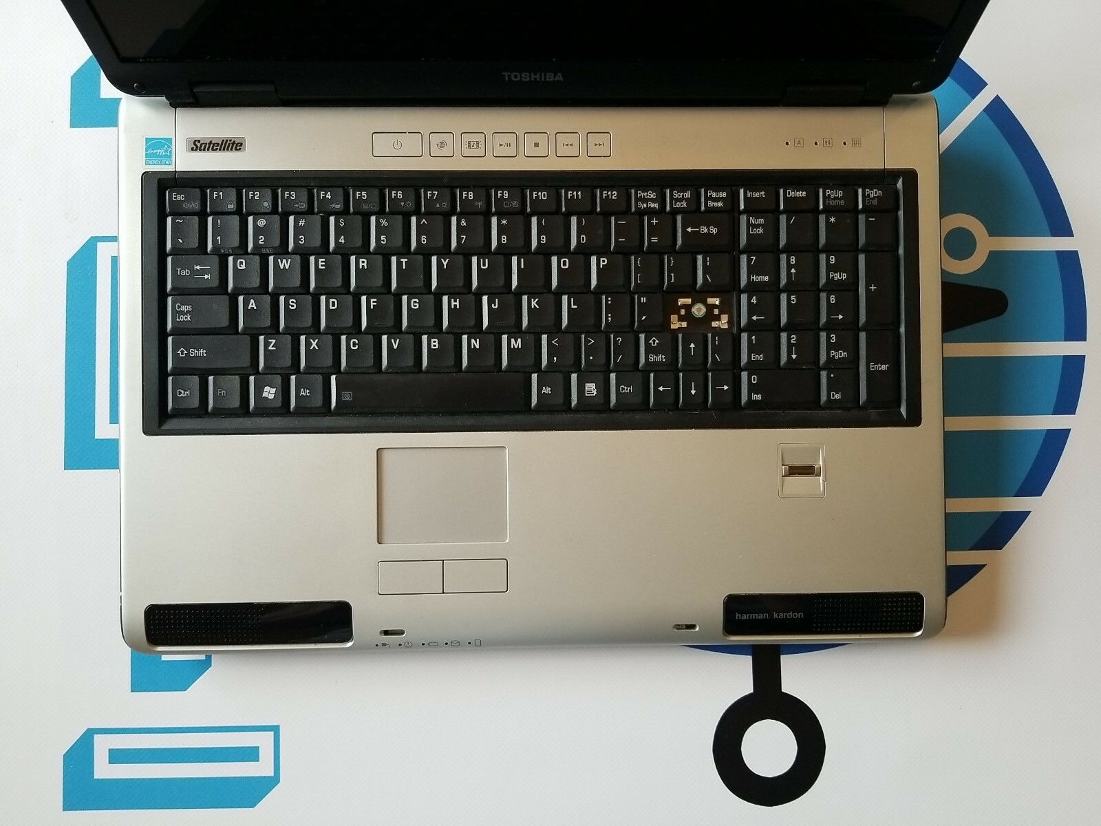 Toshiba Satellite P100 17.1″ Laptop Centrino Duo T2500 2.00GHz 1GB RAM No HD *0W
