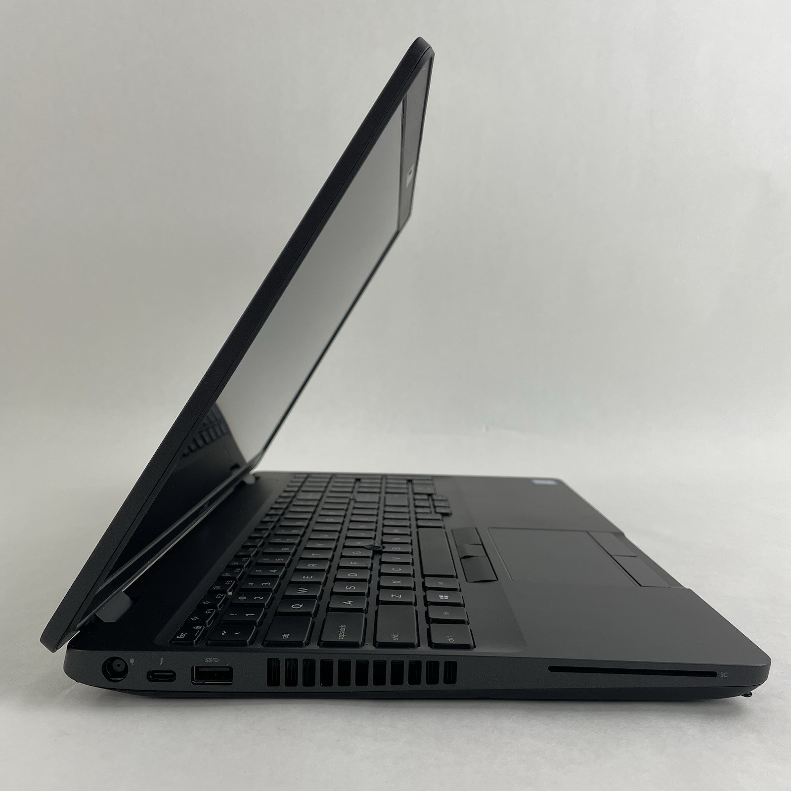 Dell Latitude 5501 15.6″ i5-9400H 2.50 GHz 8 GB RAM No SSD/OS/AC/Battery