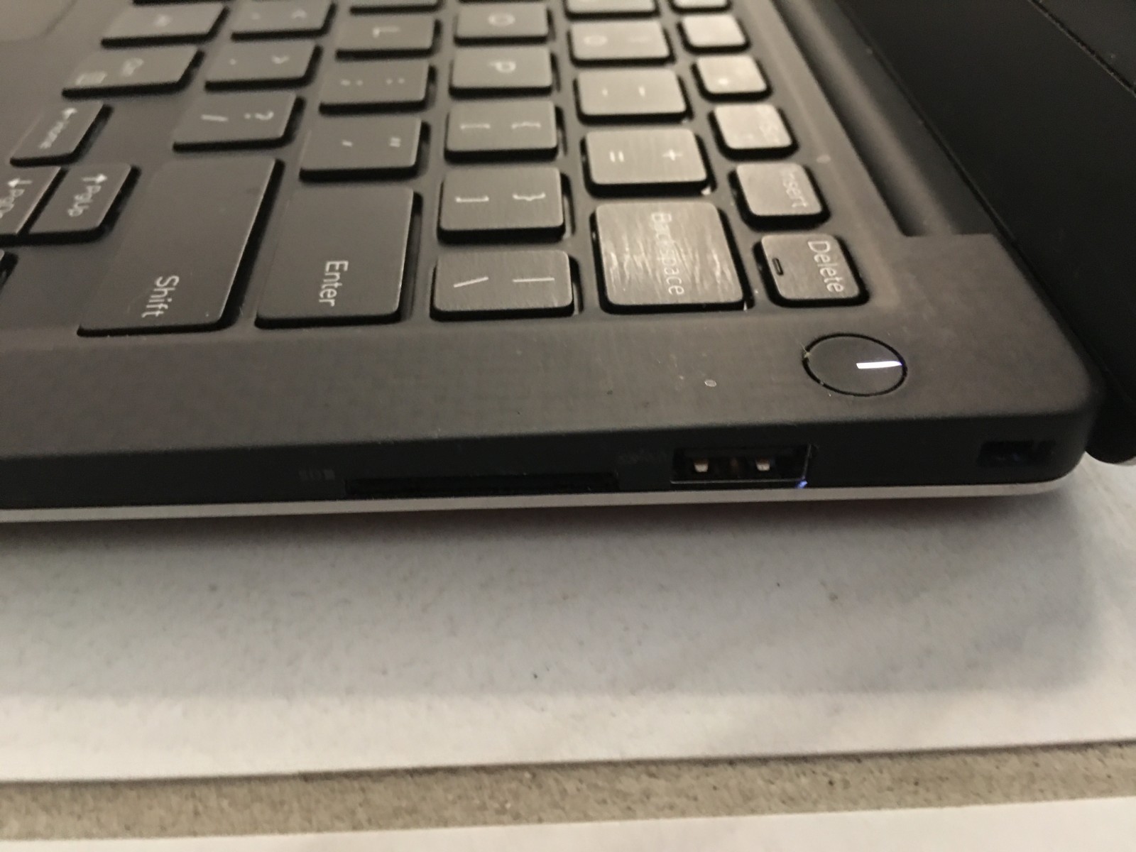 Dell XPS 13 Intel i5-7200U 2.5GHZ, 256GB NVMe, 8GB RAM, Win11 Office 2024