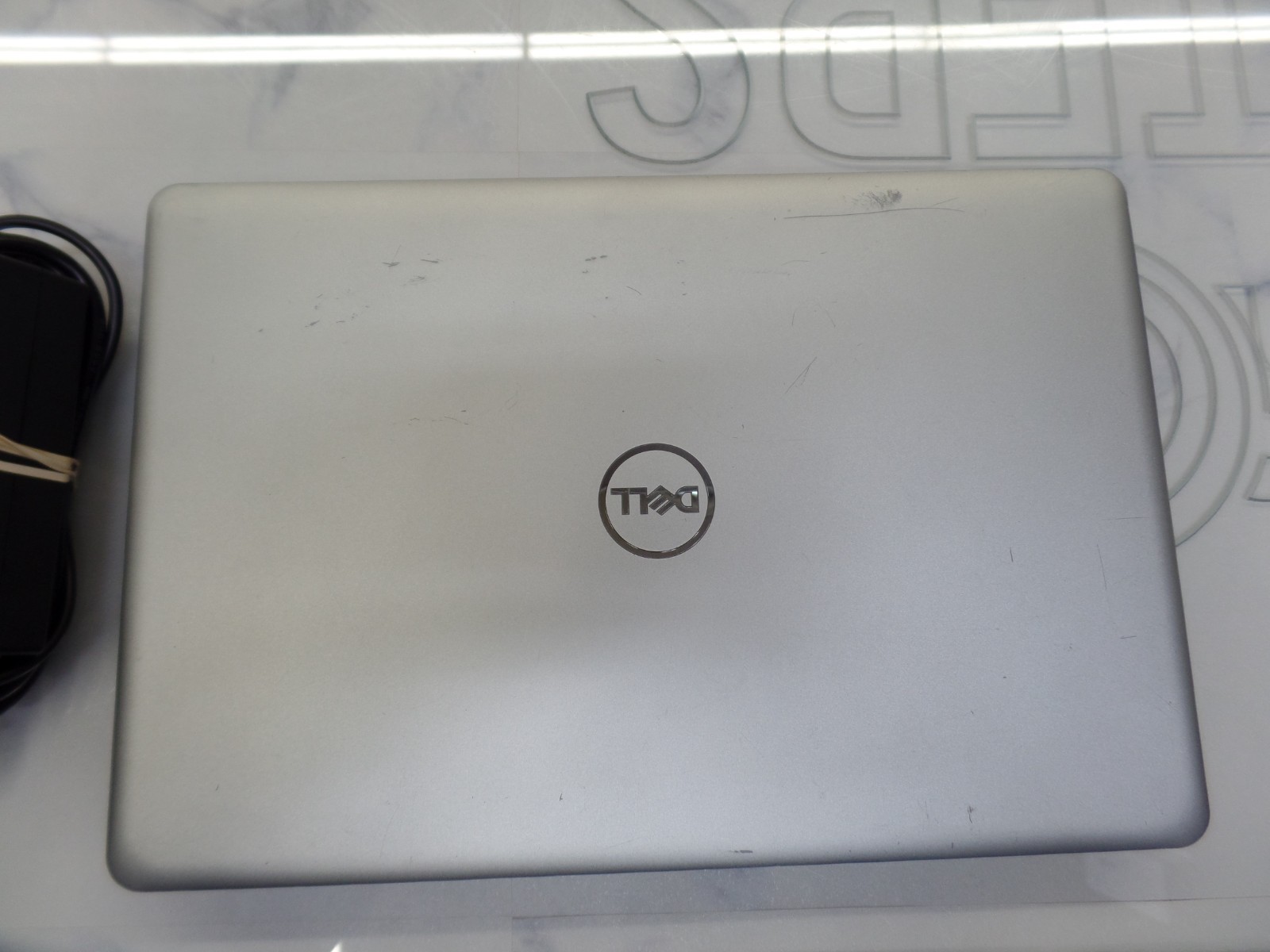 Dell Inspiron 15 5584 15.6″ i5-8265U @1.60GHz 16GB 256GB SSD Win11 1080 FHD
