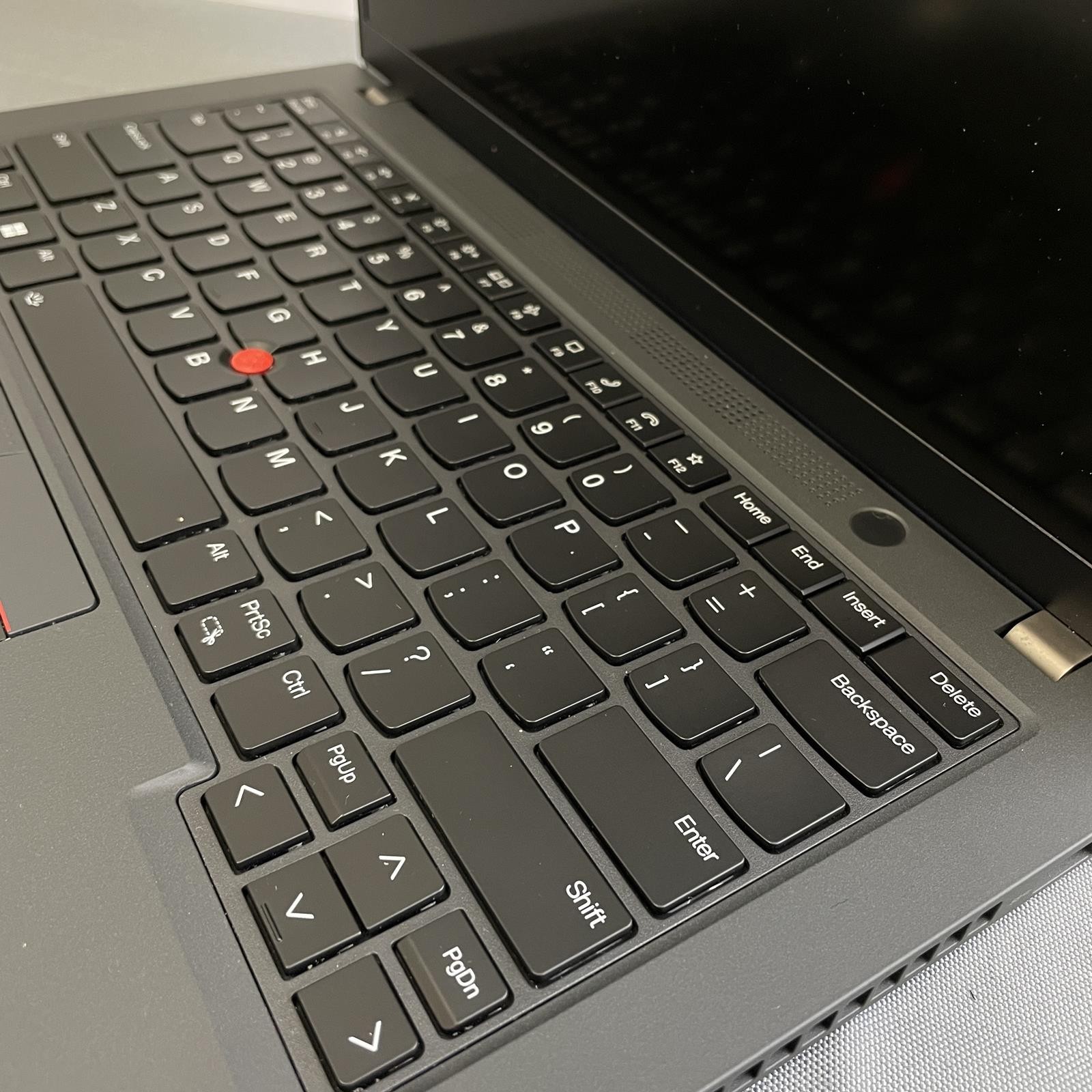 Lenovo ThinkPad T14 Gen 3 14″ FHD+ Core i7-1260P 16GB 512GB NVMe, Good Condition