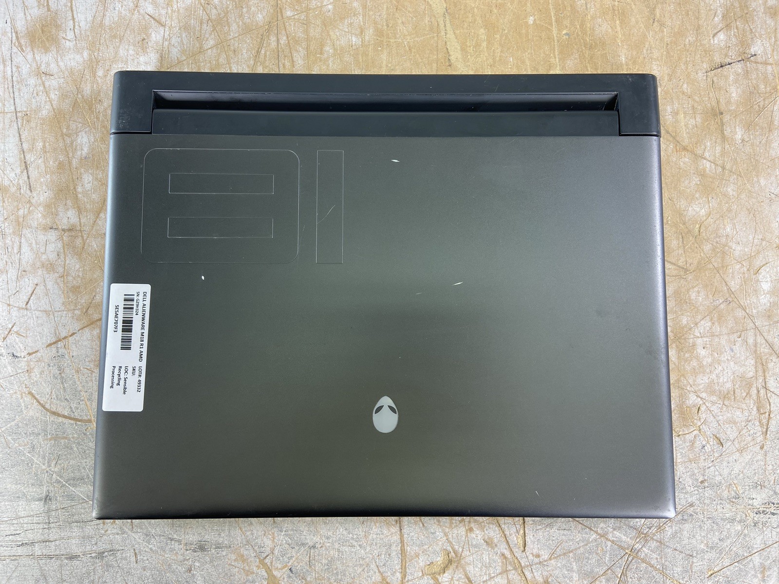 DELL ALIENWARE M18 R1 AMD RYZEN 7 7745HX @ 3.6GHz, 16GB RAM, NO HDD/OS – (PARTS)