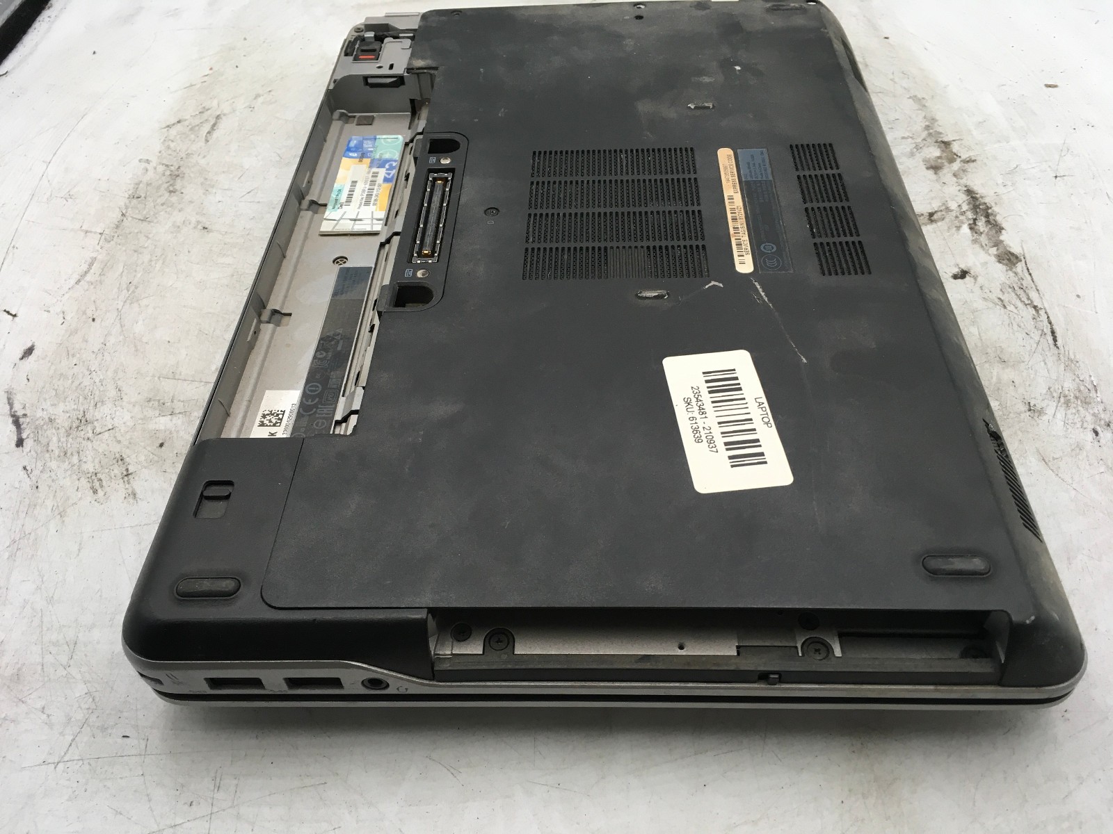 DELL LATITUDE E6440 – BOOTS TO BIOS/BAD LCD – INTEL I5 4TH GEN – NO RAM -14″-BB