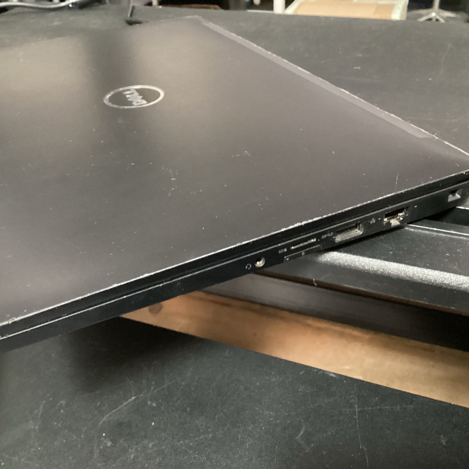 Dell Latitude 7480 14.0″ | i5-7300U@2.6GHz | 8GB RAM | 512GB SSD | Win 10 Pro