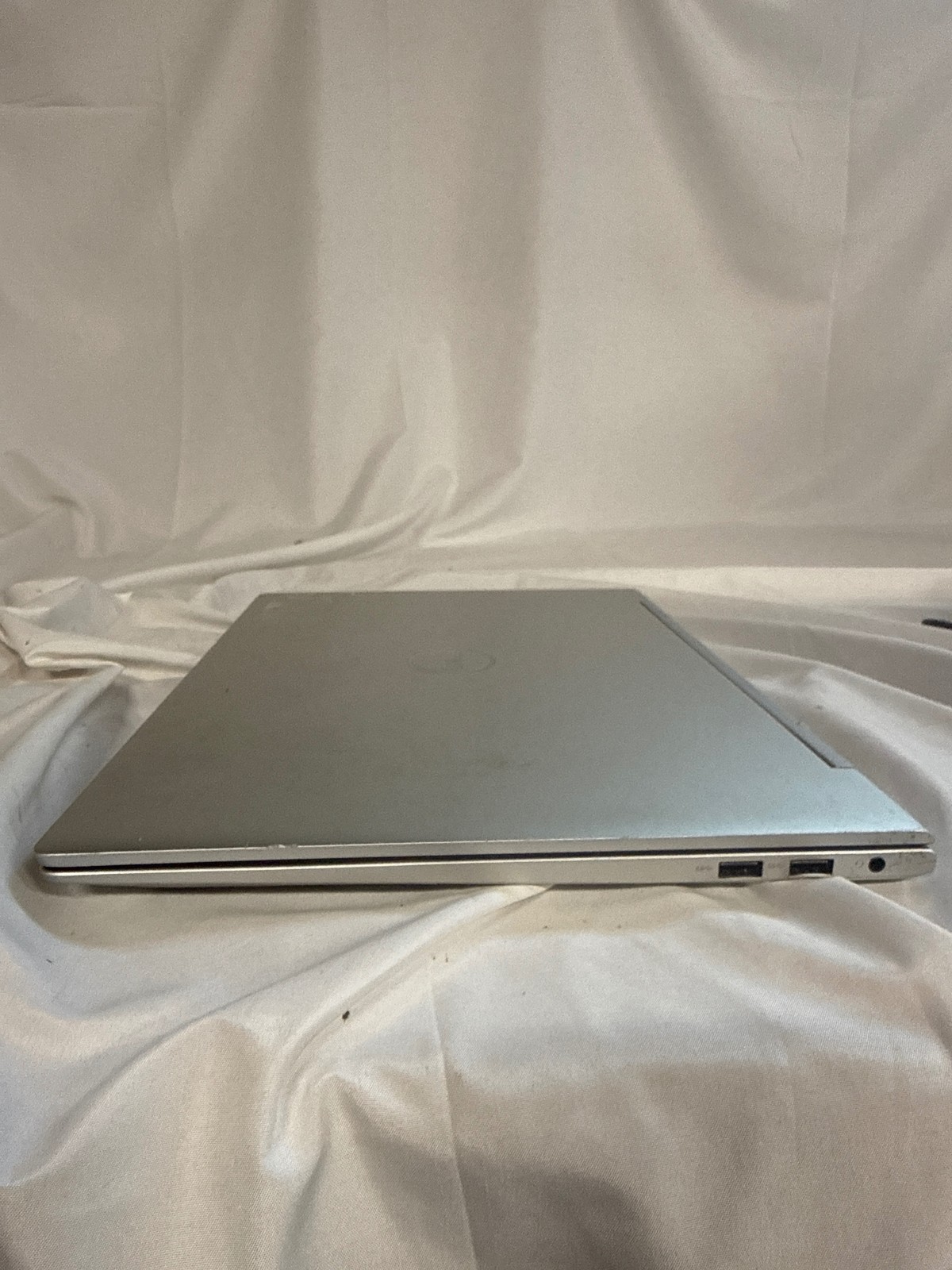Dell Inspiron 7591 2n1 Intel Core i7-10510U 12 GB 512 GB SSD 15.6″