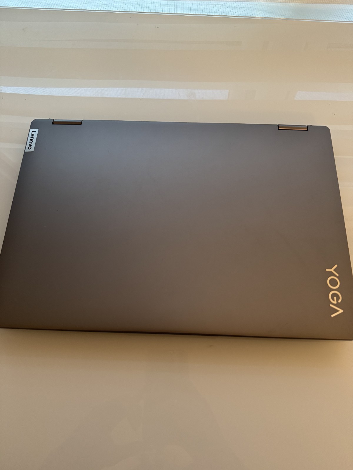 Lenovo Yoga 7 16IAH7 16-inch Touch-Screen Laptop 82UF0001US