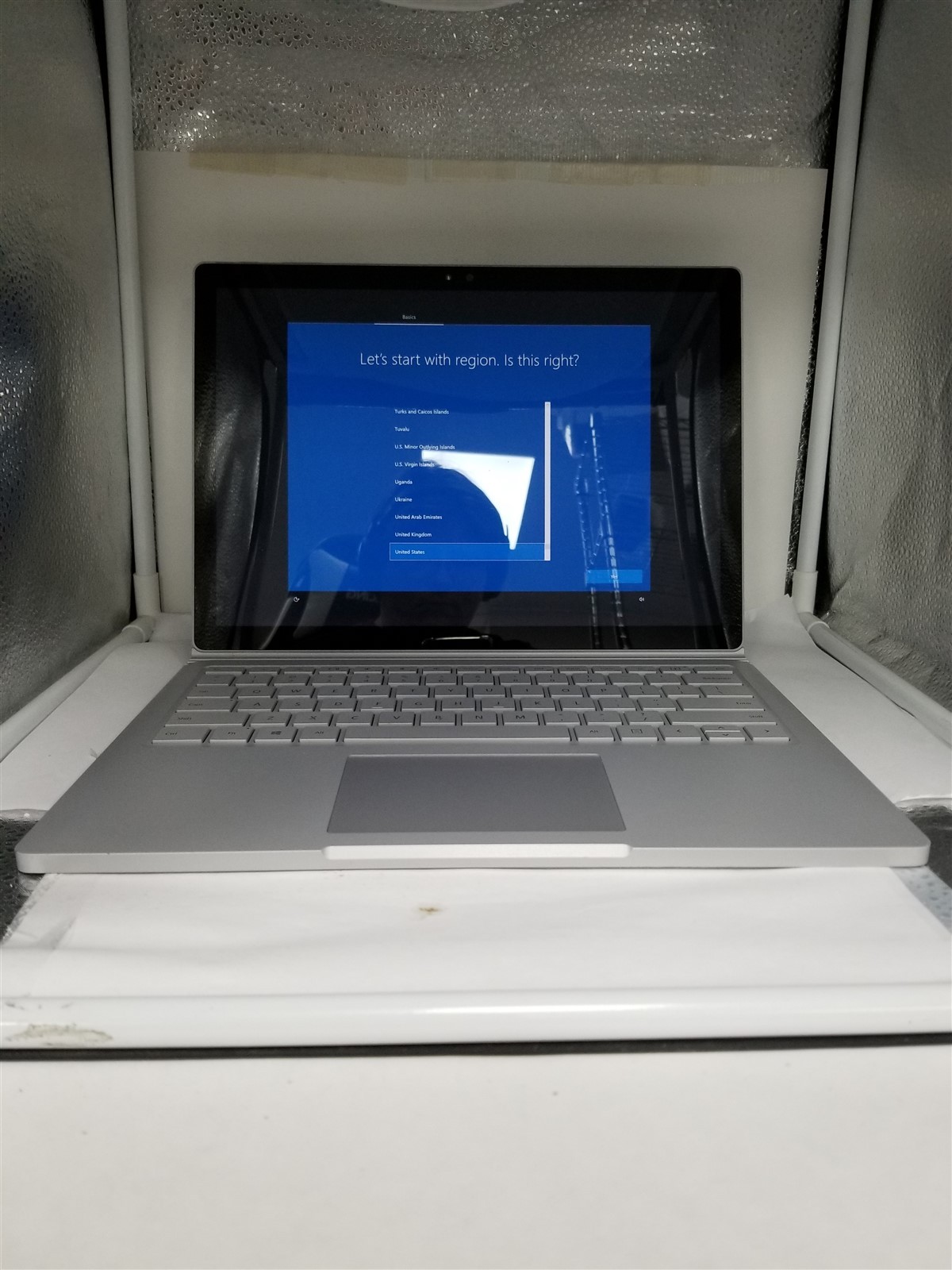 Microsoft Surface Book Core i7 13.5″ 16GB/512GB Silver Reduced Price VW6202