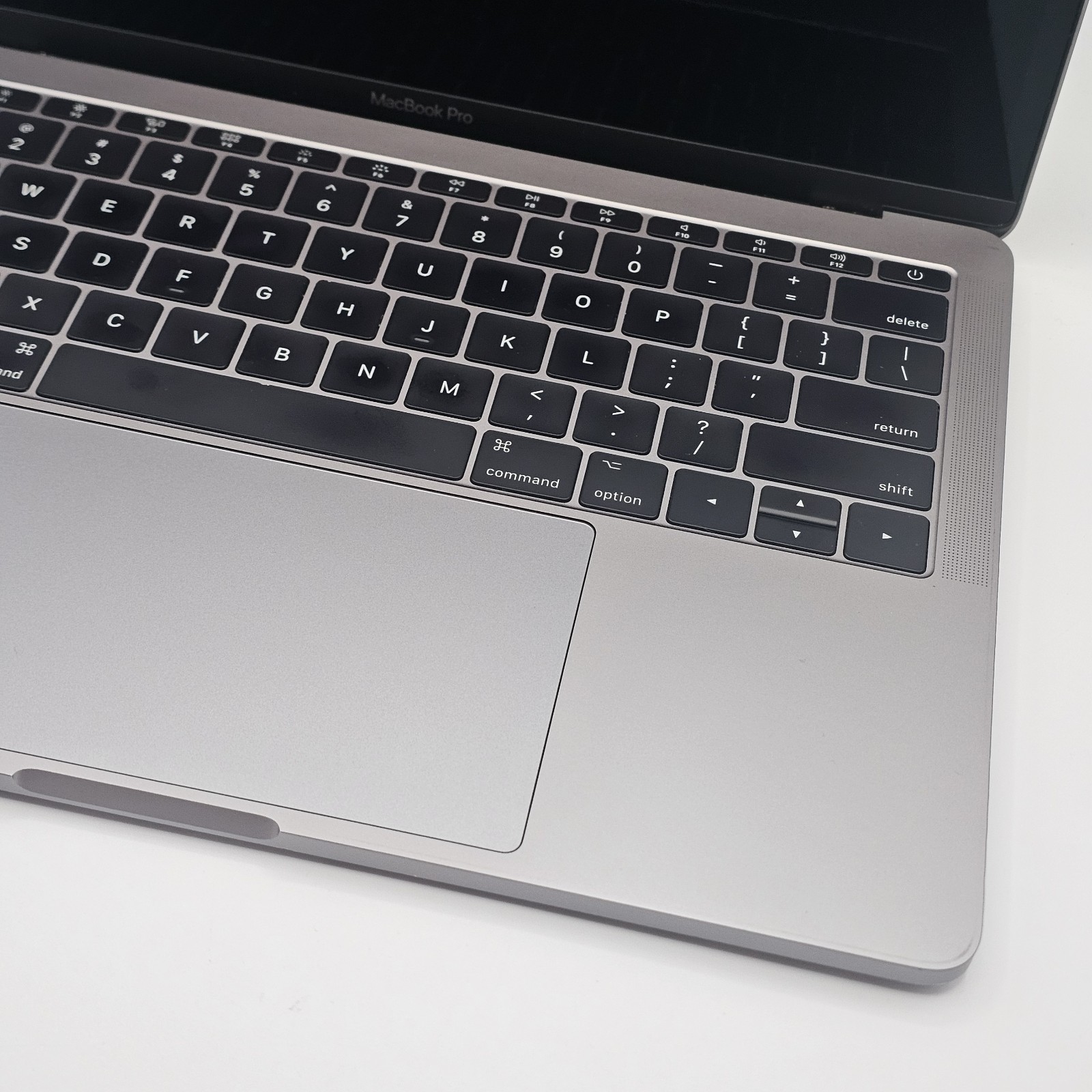 Apple MacBook Pro 13″ 2017 i5 2.3GHz 16GB RAM 256GB SSD Space Gray A1708 Ventura