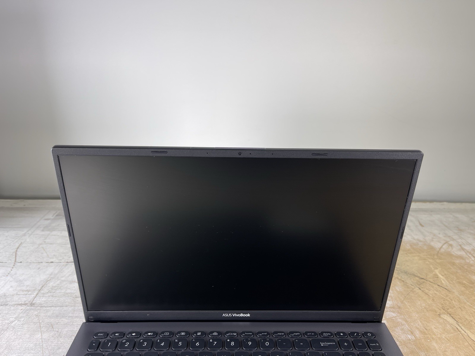 ASUS VIVOBOOK F512D RYZEN 3 3200U @ 2.60GHz, 16GB RAM, NO HDD/OS – (FOR PARTS)