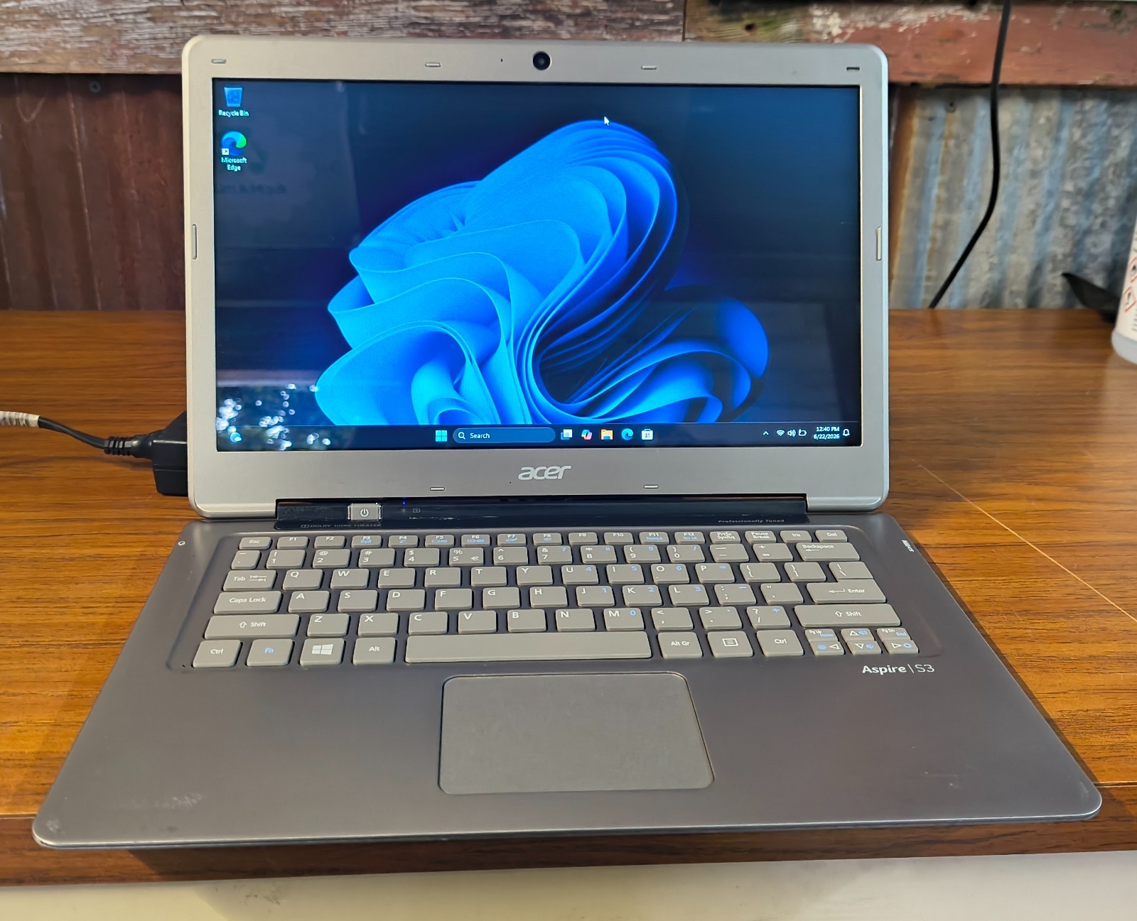 Acer Aspire S3 (Windows 11 / Core i5-2537M / 4GB / 256GB SSD) + Charger