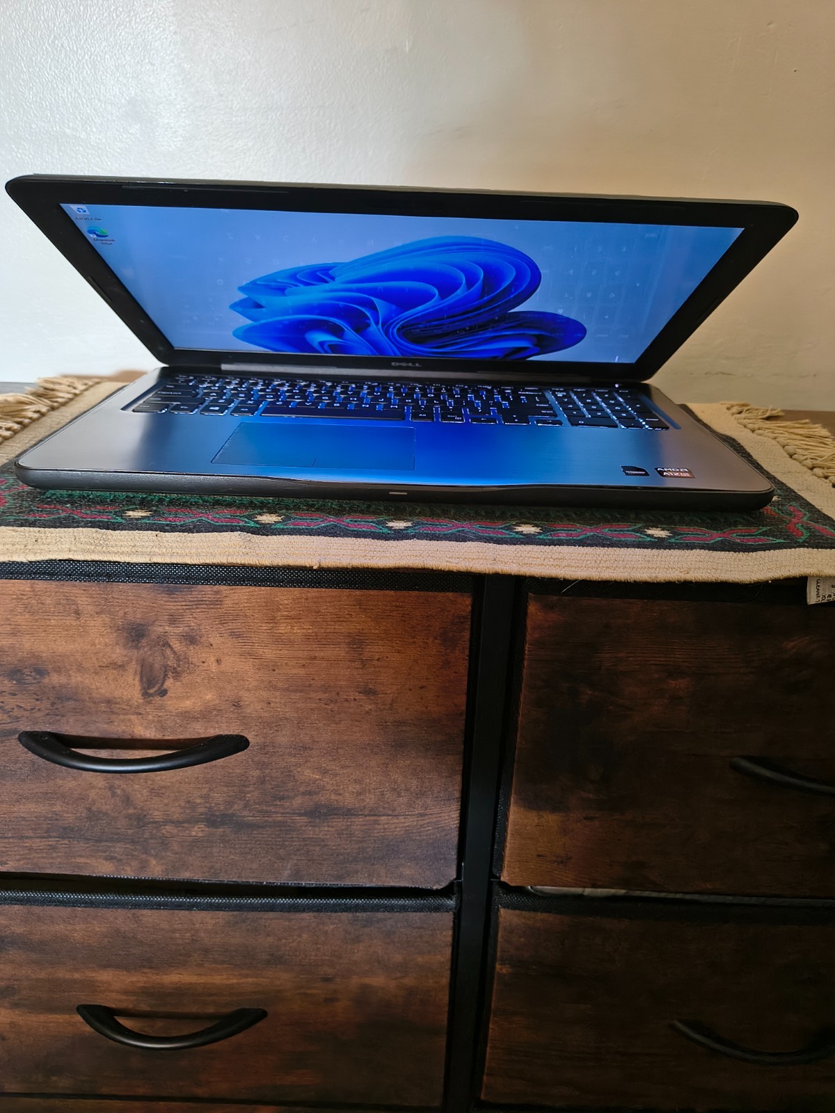 Dell Inspiron 15-5565 AMD A12-9700P Radeon R7 GPU 12GB 192GB SSD Win11Home