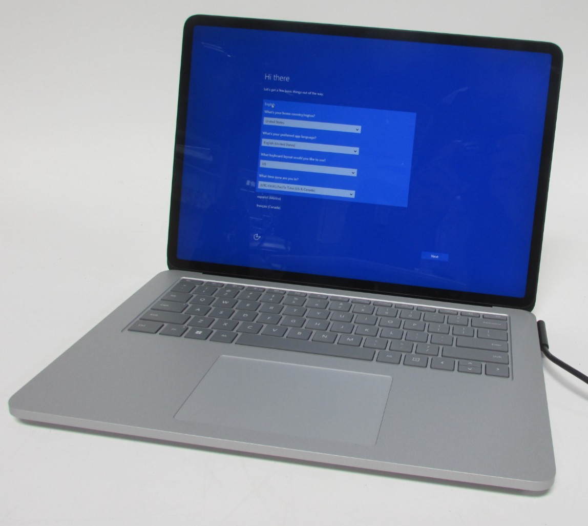 Surface Laptop studio 14.4 Core i7-11370H@3.30 GHZ 32GB RAM 1TB SSD(No Battery)