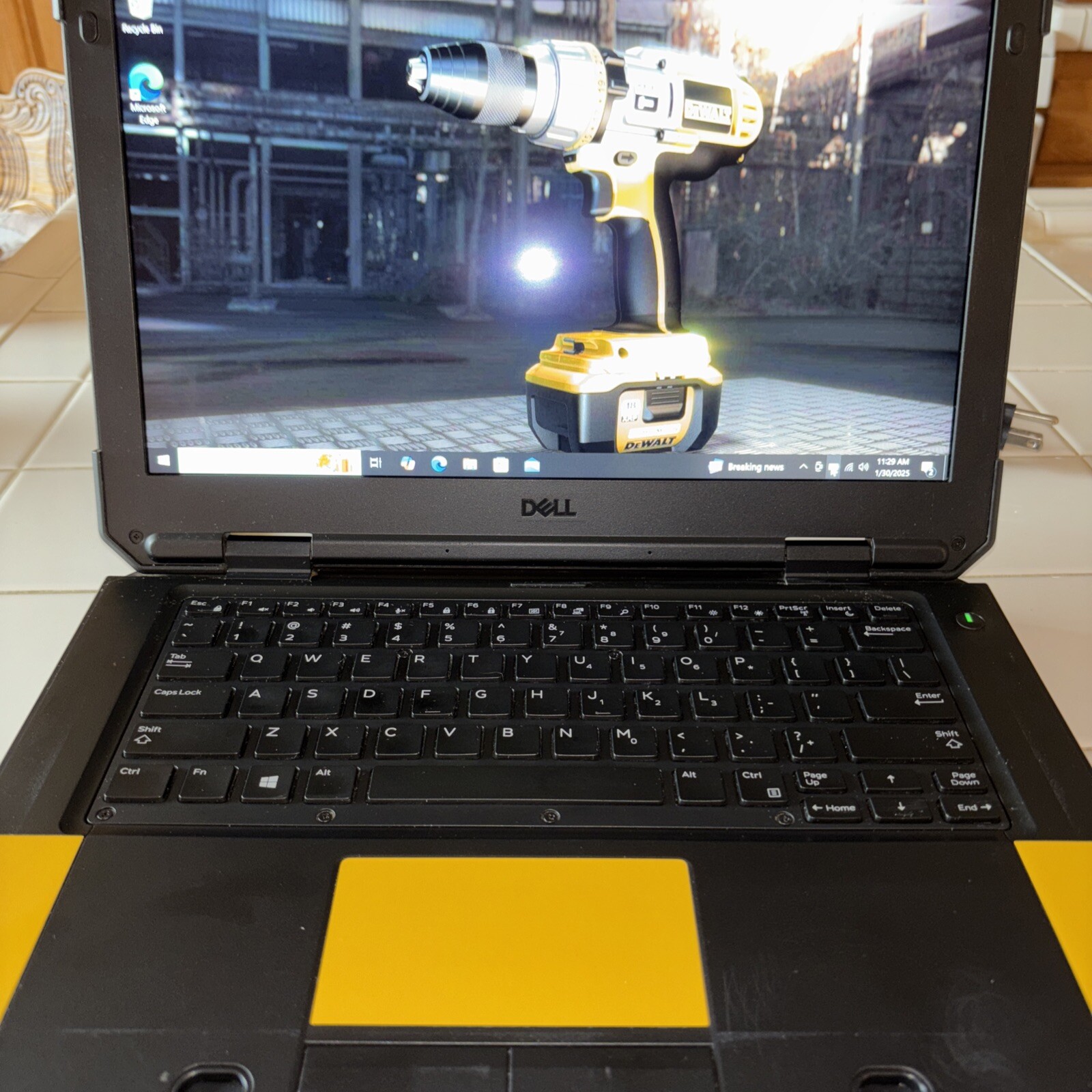 DELL RUGGED 5420 i5-6600U up to 32GB RAM 2TB SSD Toughbook DeWALT Yellow