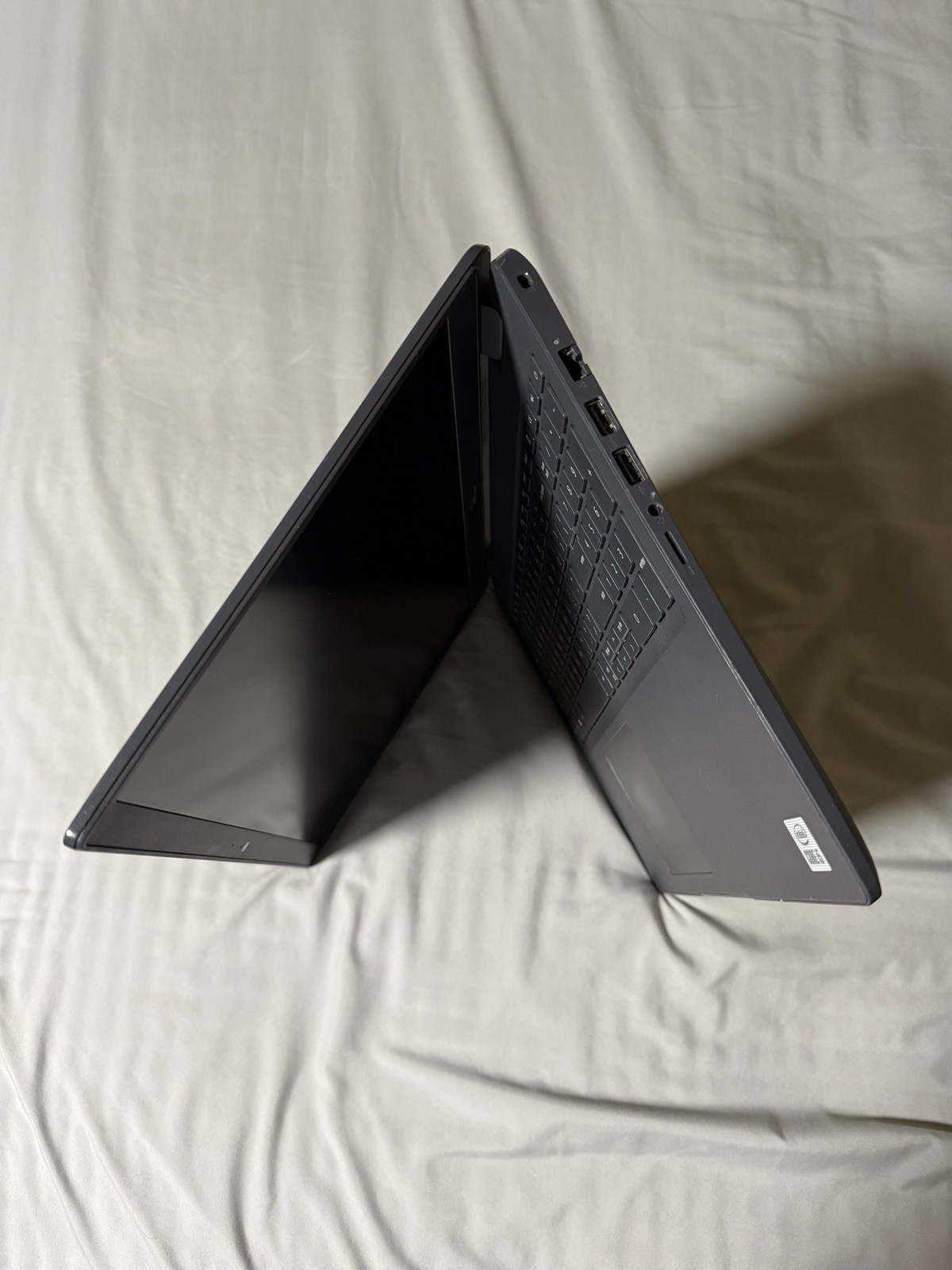 DELL LATITUDE 3510 | Intel Core i5-10210U | 256GB SSD | 16GB | WINDOWS 11 PRO
