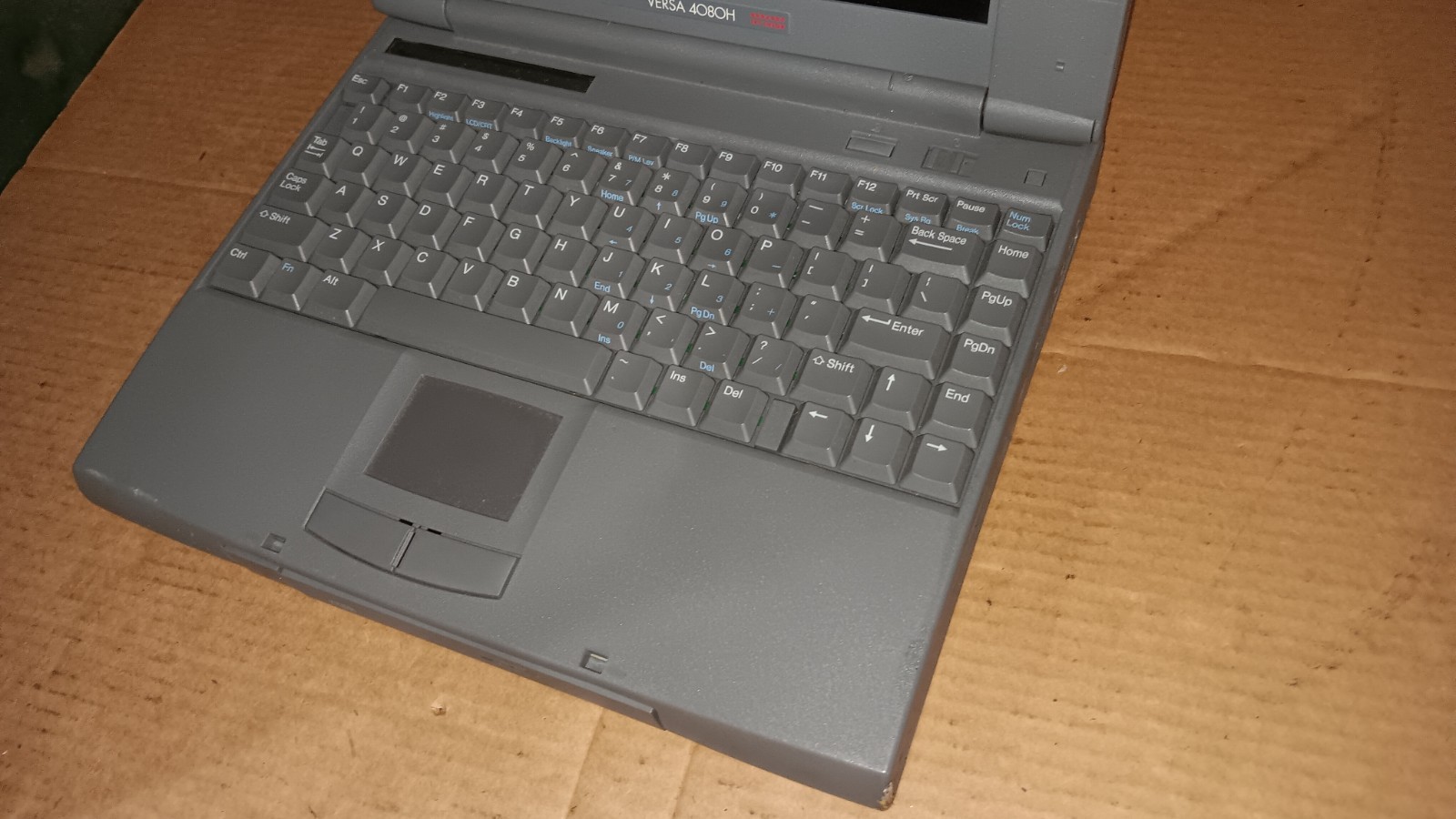 Vintage NEC Versa 4080H Laptop Intel Pentium 120 MHz 10.4″ TFT Color LCD Screen
