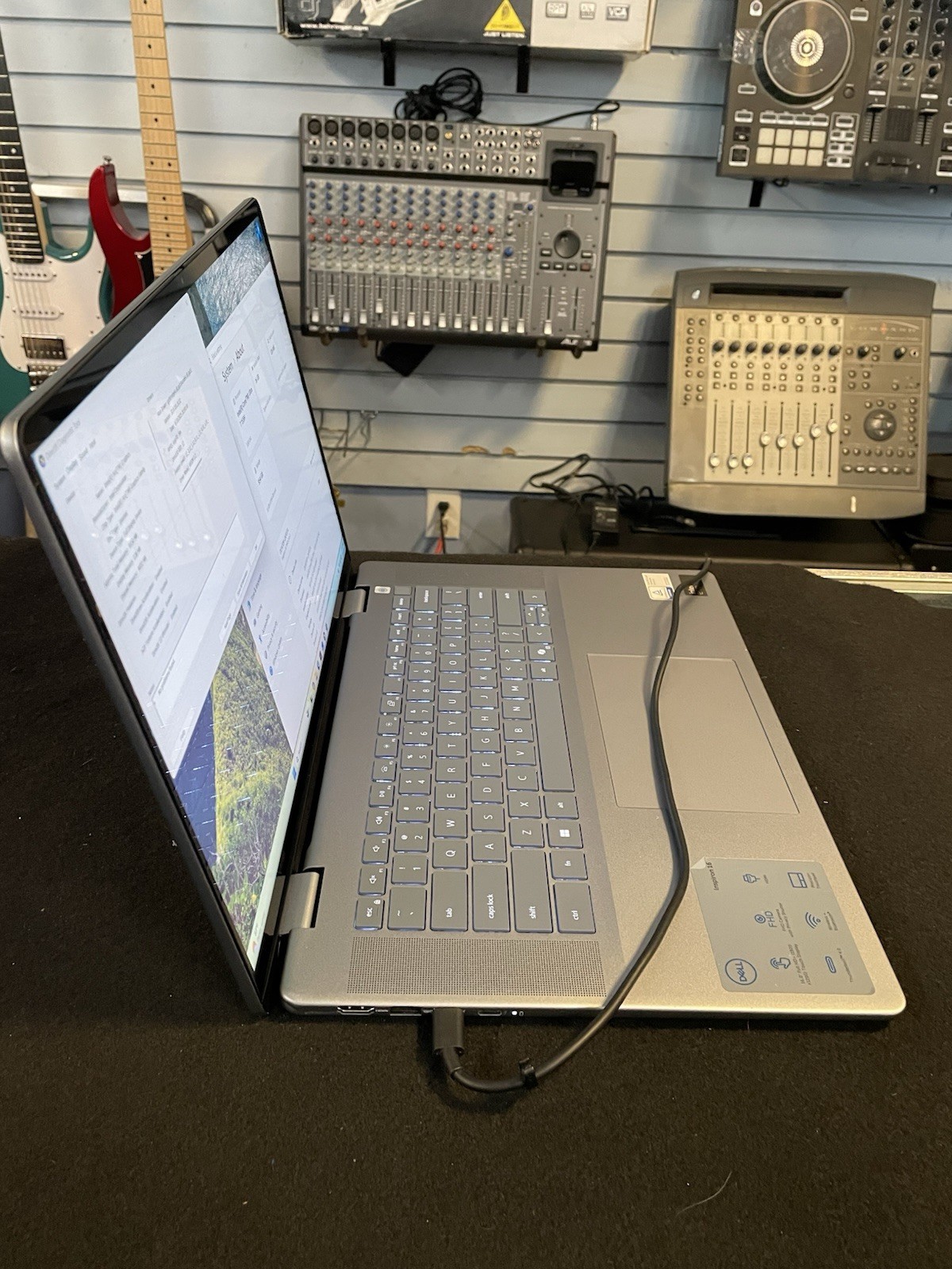 Dell Inspiron 16 Plus 7640 2-in-1 QHD Touch 90Hz Ultra 7 155H 16GB RAM 1TB SSD