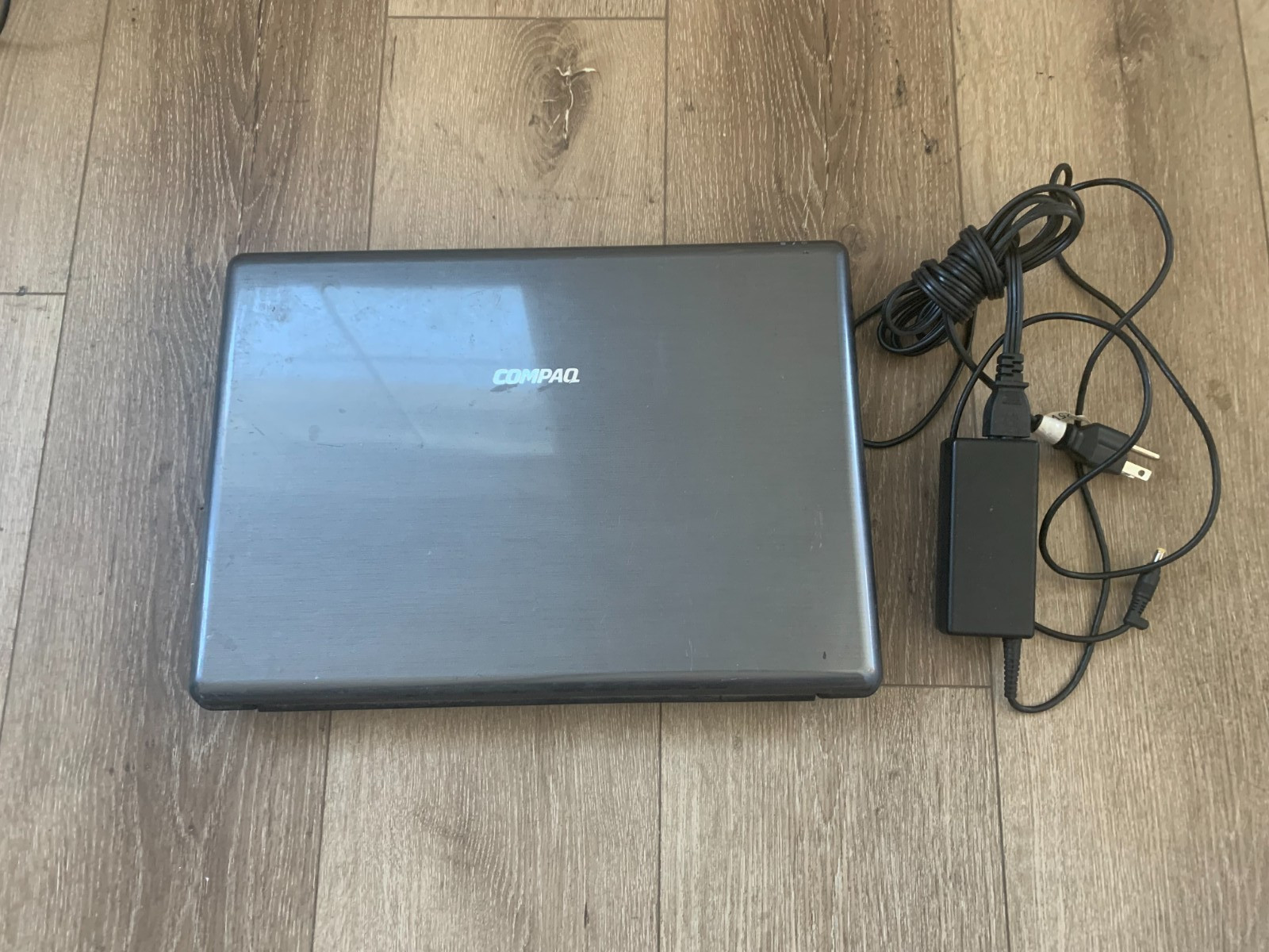 Compaq Presario V6000 15.4″ Intel Core Duo T2450 2.00Ghz 2GB RAM 120GB HDD Win 7