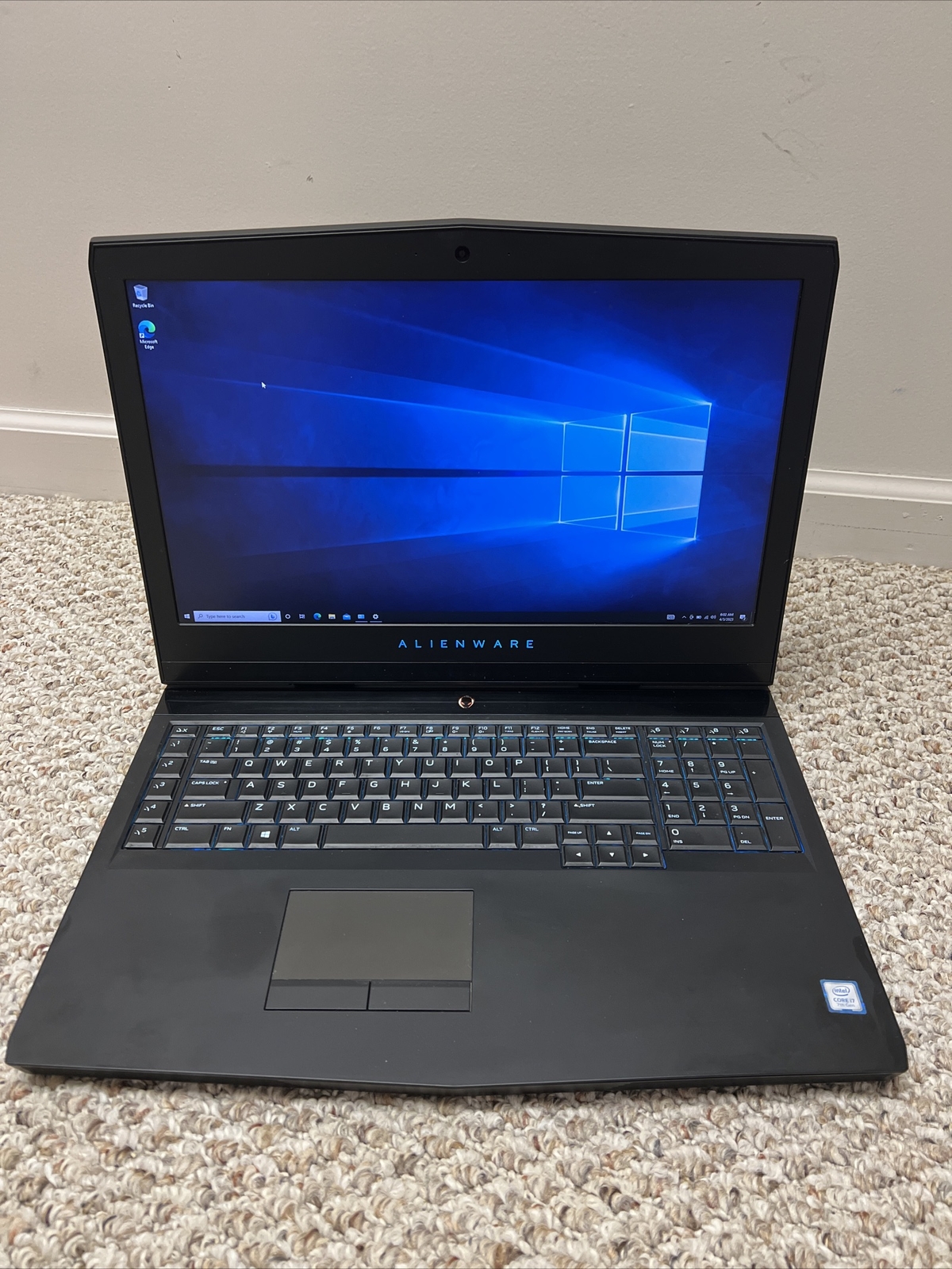 ALIENWARE 17 R4 17.3″ FHD I7-7700HQ 1TB HD / 120GB SSD 16GB Nvidia GTX 1060