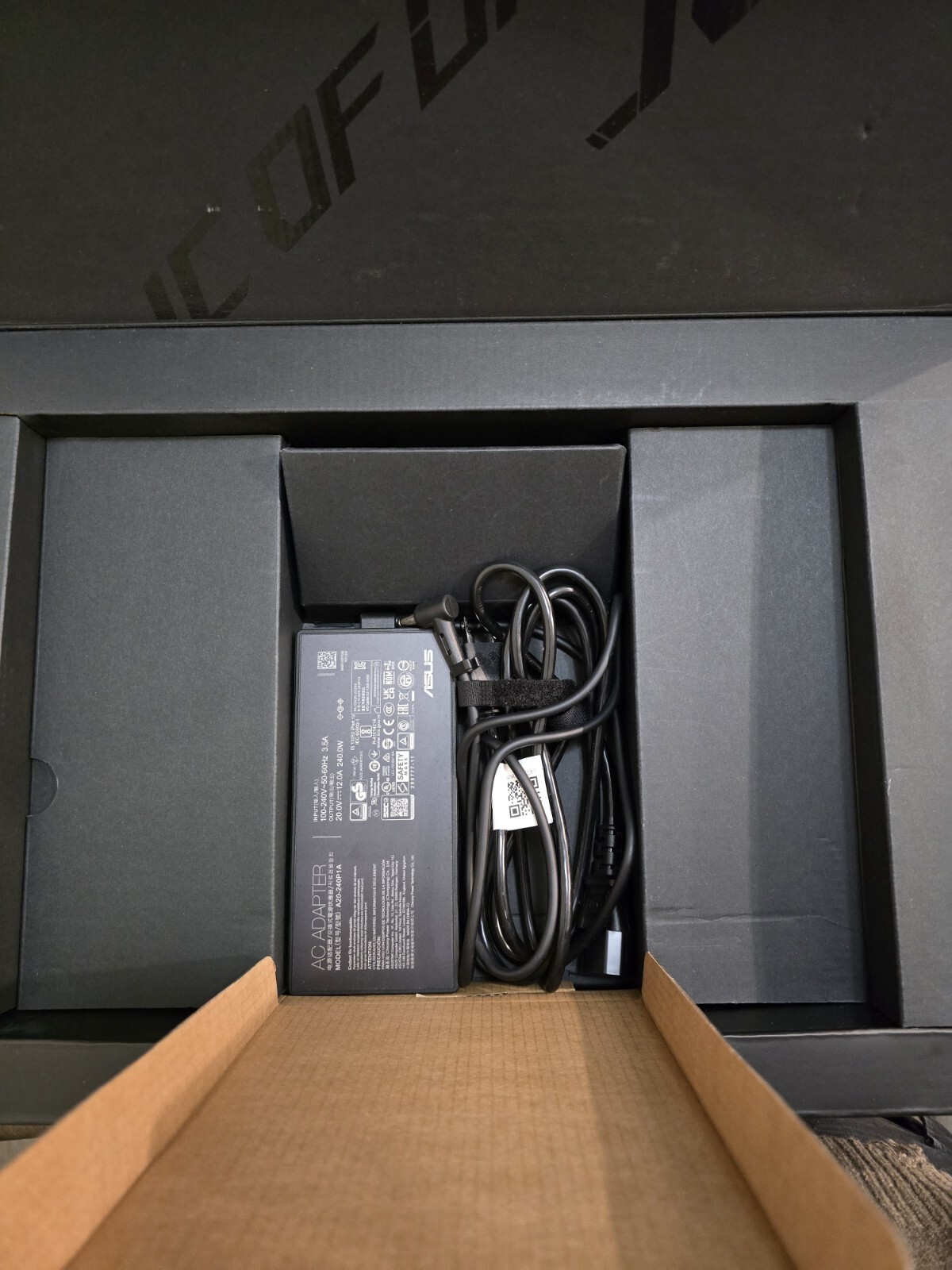 ASUS ROG Zephyrus G16 16″ (512GB SSD, Intel Core i7 13th Gen., 4.90GHz, 16GB,…