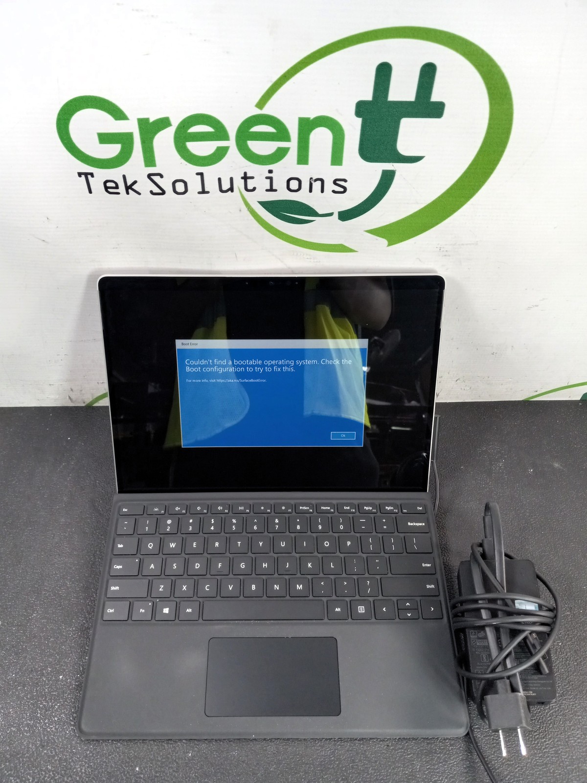 Microsoft Surface Pro 8 1982 13″ Core i7-1185G7 16GB RAM 256GB SSD W11P
