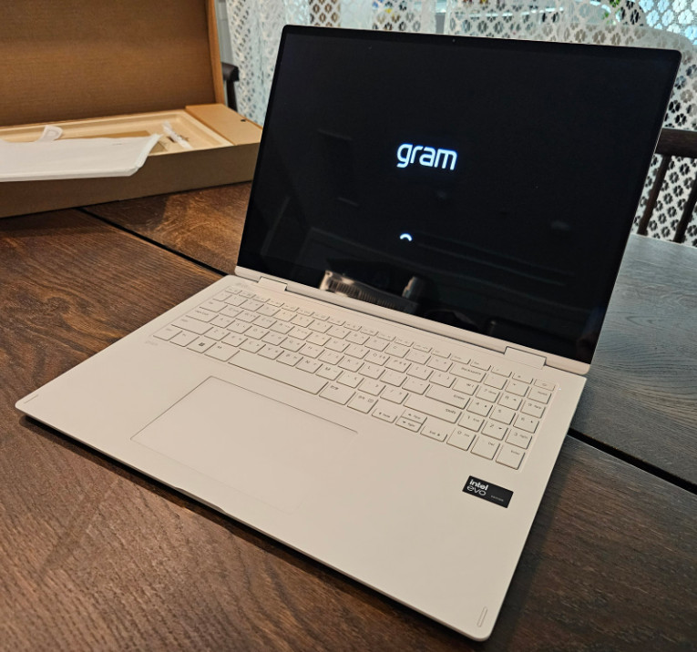 LG Gram Pro 360 16″ 16T90SP-KA5HK Win11 Ultra5 Intel Arc 16GB/512GB / Express