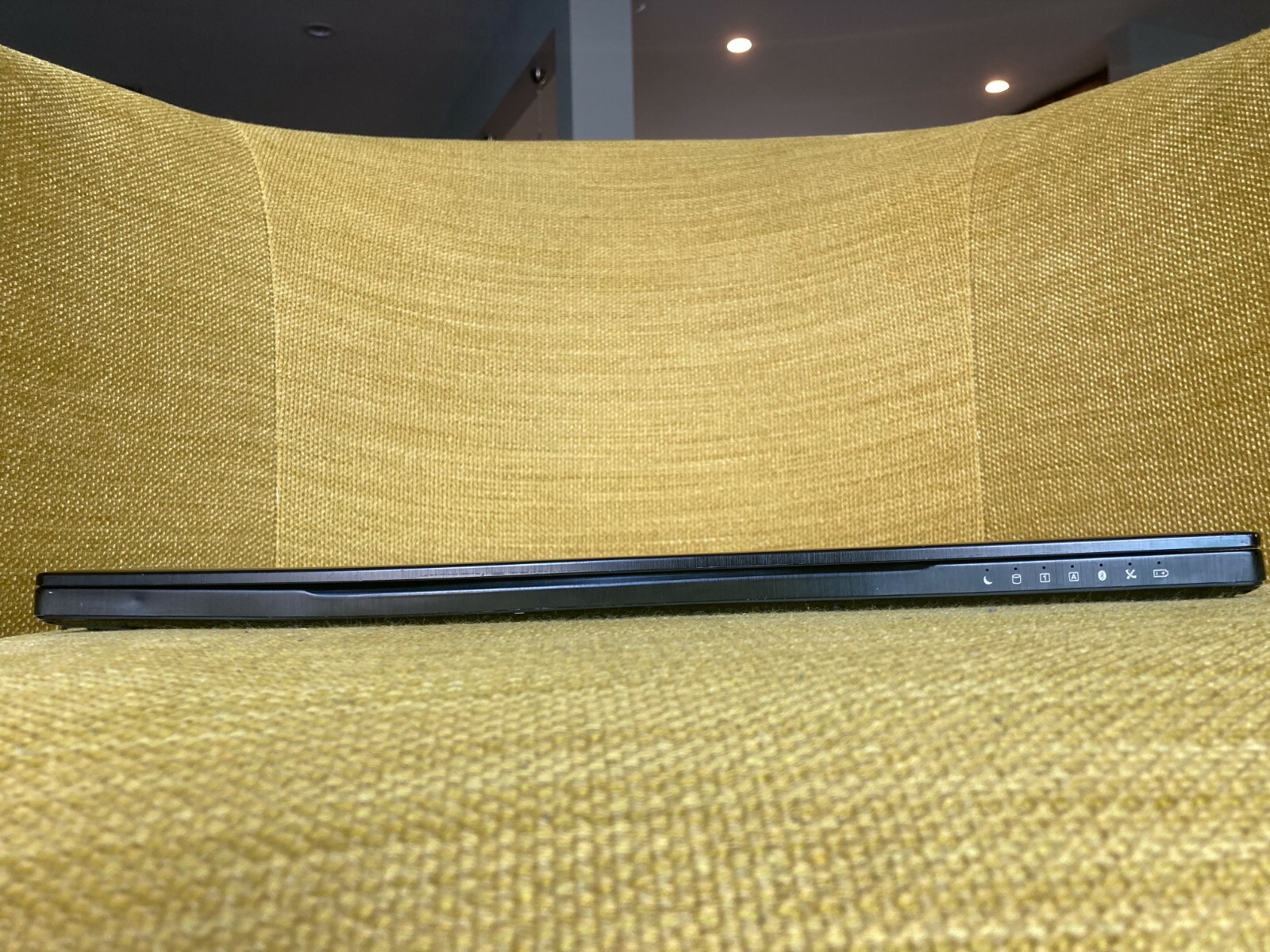 MSI GS63VR 6RF i7-6700HQ 15.6 GTX 1060 Gaming Laptop (DOES NOT POST BIOS)