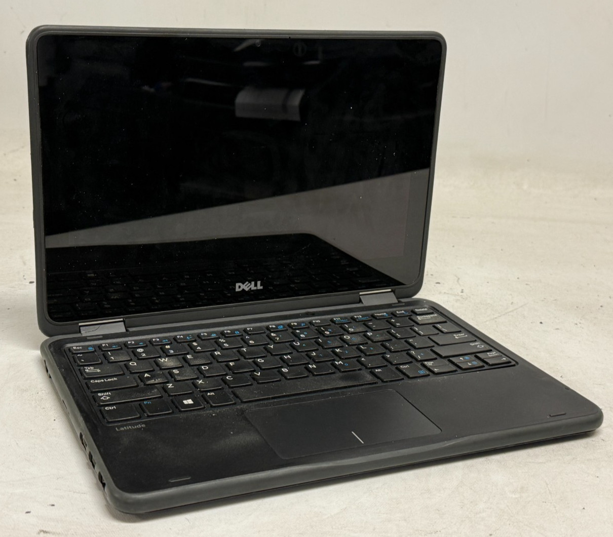 Dell Latitude 3189 2in1 11.6″ (N4200 – 4GB RAM – NO OS/HDD) – Lot of 10*