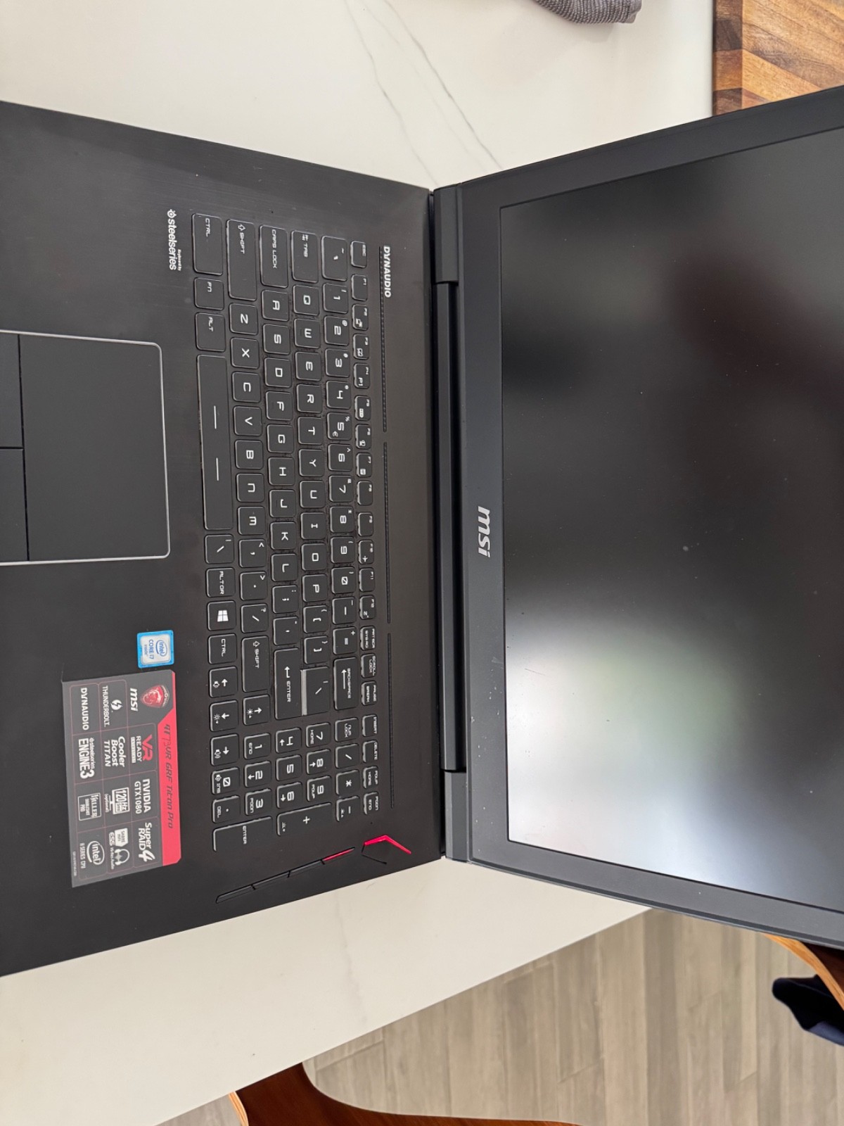 MSI Titan Pro GT73VR 6RF 17.3″ i7, 16GB RAM, GTX 1080 8GB, 1TB SSD 1TB 7200