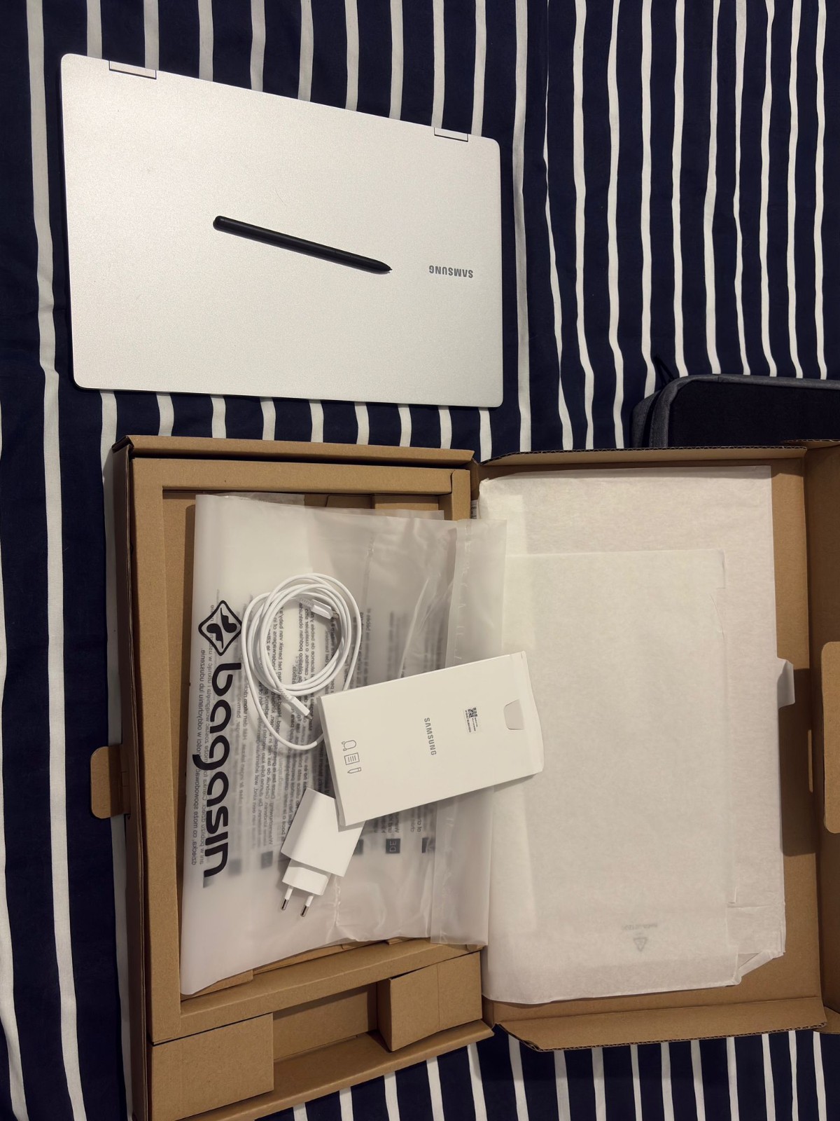 Samsung Galaxy Book3 360 15.6″ (1TB SSD, Intel Core i7 13th Gen., 5.00 GHz,…