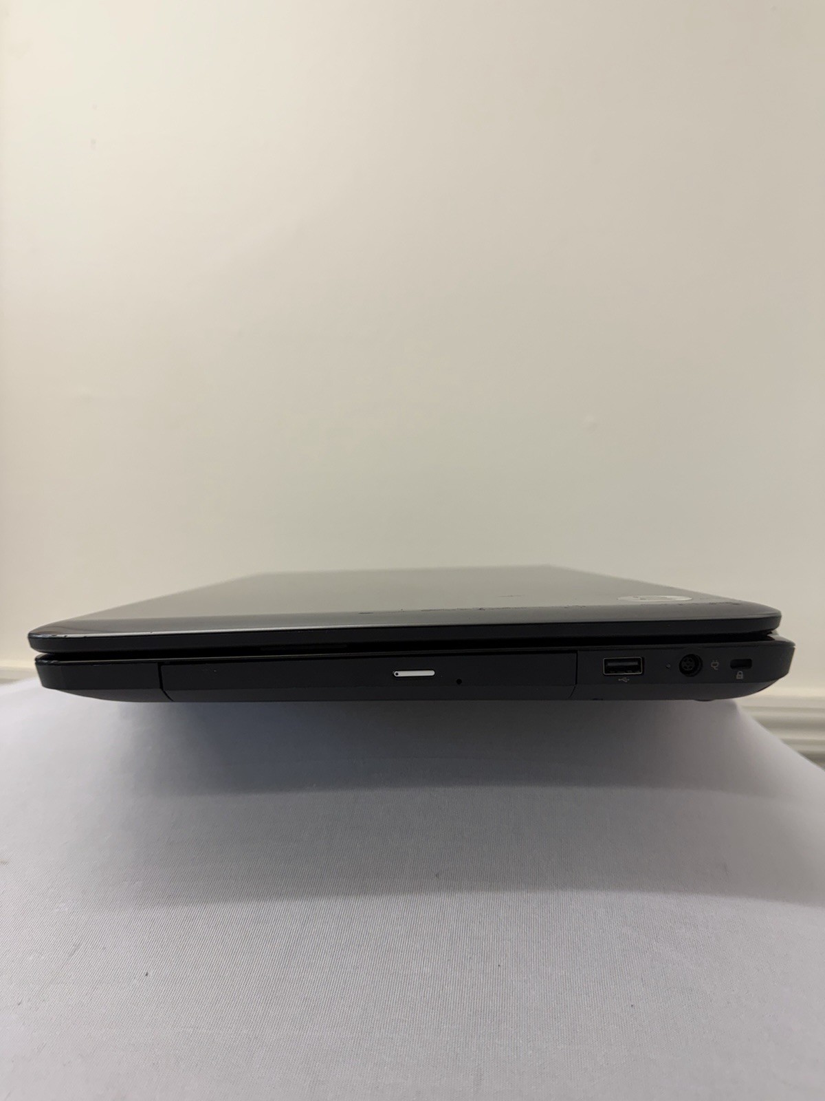 HP Pavilion g7 Laptop – Good Screen – Intel i3-2330M – RAM 4 GB – Read Des
