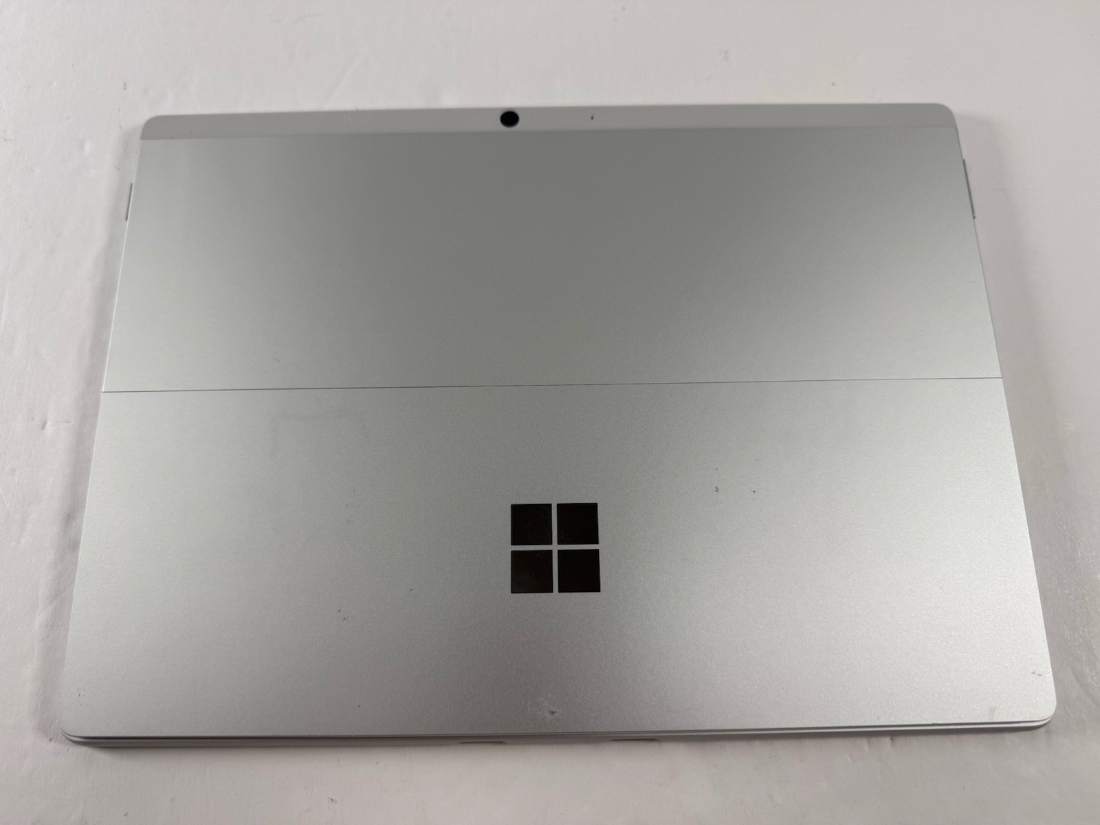 Microsoft Surface Pro 8 (1982) i5-1145G7 – 16GB RAM – 256GB 120Hz – Win 11 Pro