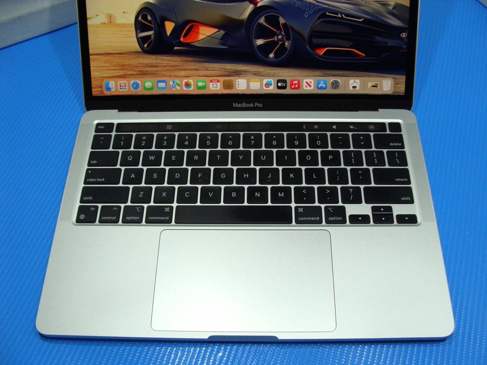 Apple MacBook Pro A2338 (2020) 13.3″ M1 8CPU/8GPU 3.2GHz 8GB 256GB SSD +Charger