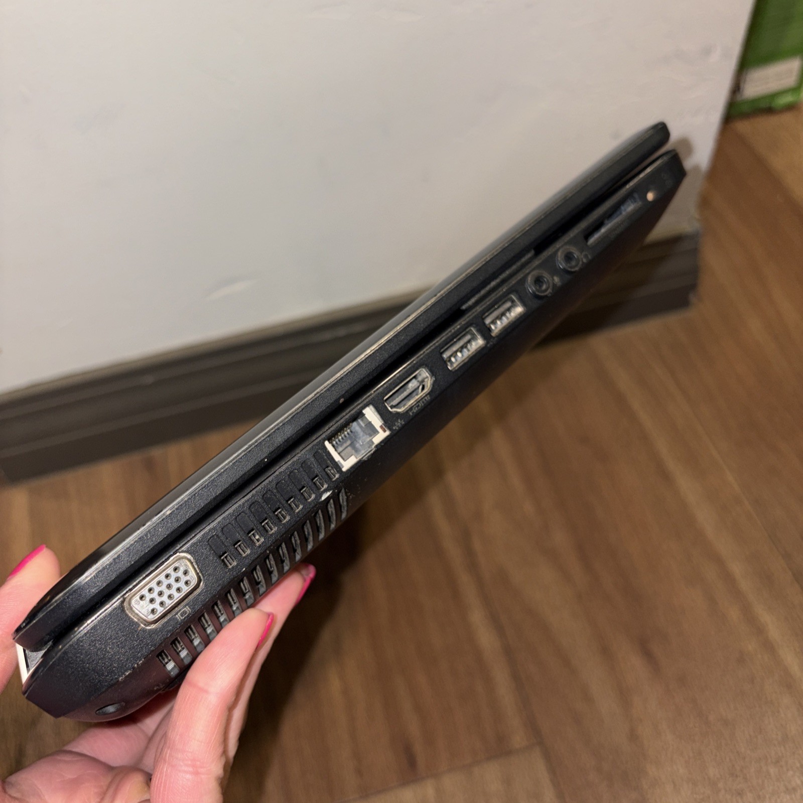 HP Pavilion G6-1B60US 15.6in, AMD A4-3300M 1.9GHz, 4GB, 500GB Laptop, Chrome