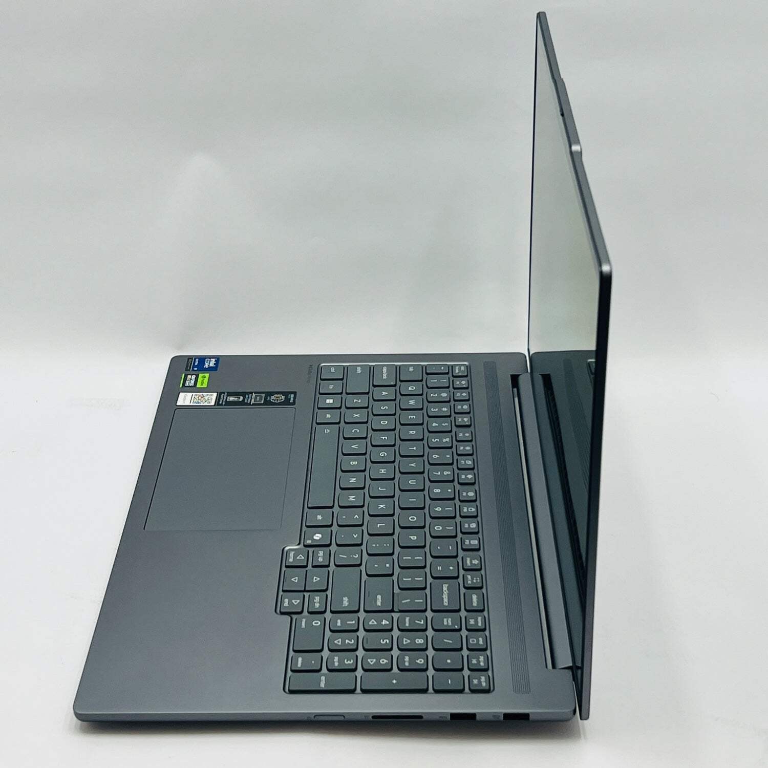 Lenovo Ideapad Pro 5 16IAH10 Core Ultra 9 285H 2.9GHz 32GB RAM 1TB RTX 5050