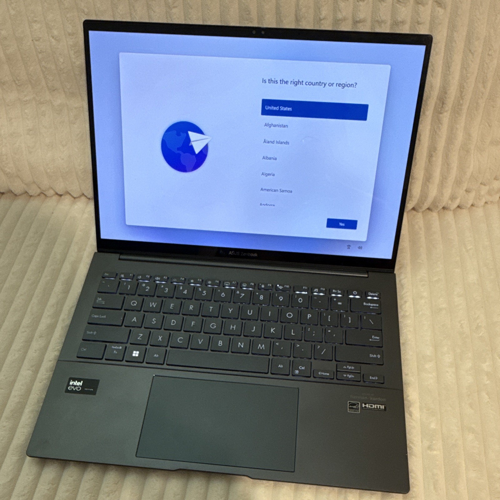 ASUS Zenbook Q425M 14in Core Ultra 7 16GB 1TB SSD Win11 Backlit KB OLED