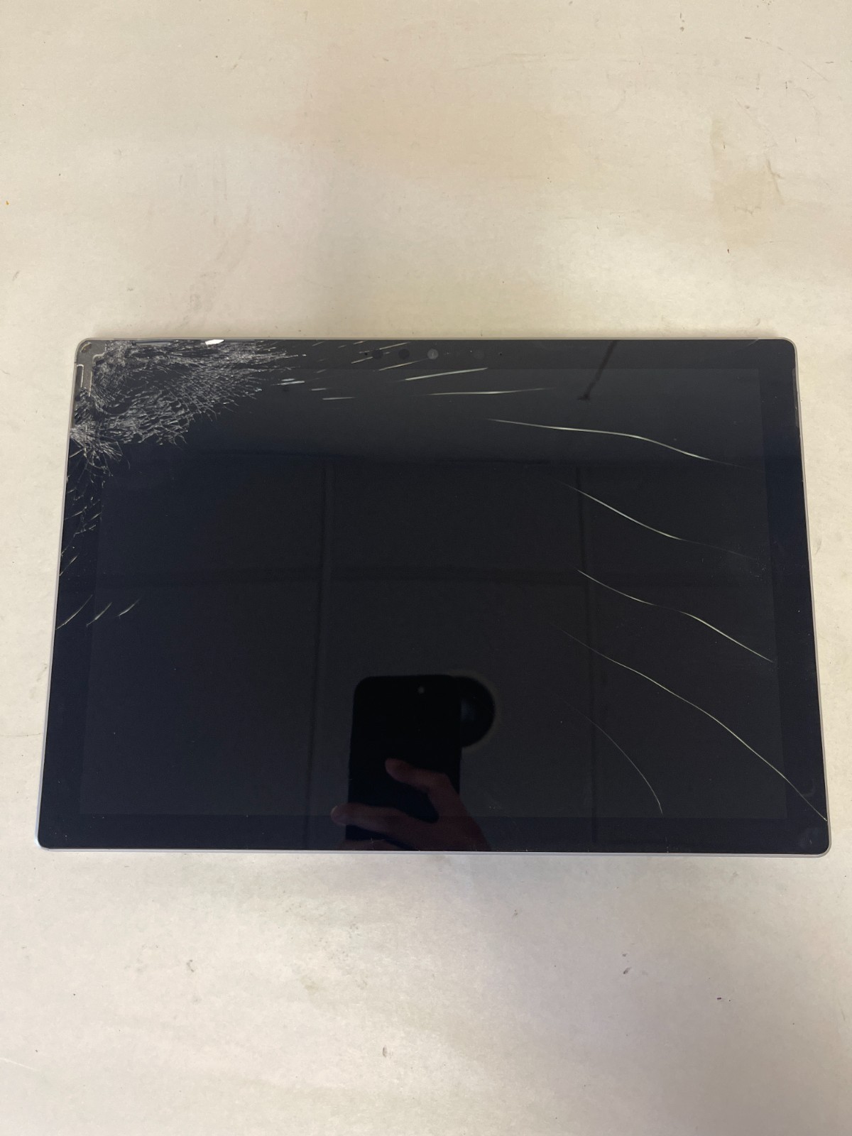 Surface Pro 7 i5-1035G4 1.10GHz 8GB RAM 128GB M.2 Win 10 Pro – Broken Screens