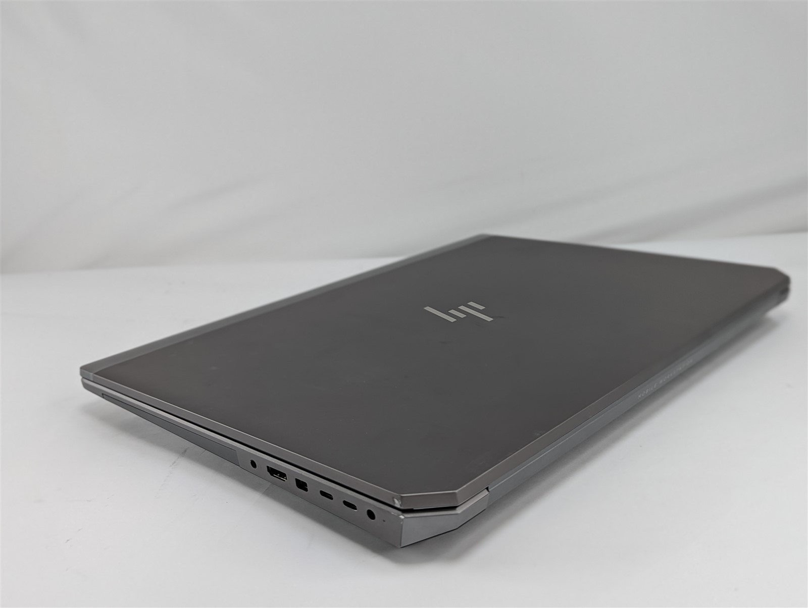 HP ZBook 17 G5 2018 17.3” Xeon E-2176M 2.7GHz 32GB RAM 512GB SSD Quadro P4200