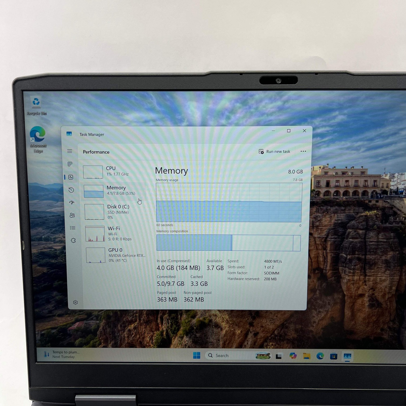 Lenovo LOQ 15IRH8 15.6″ i5-12450H 2.0GHz 8GB RAM 500GB SSD GeForce RTX 3050