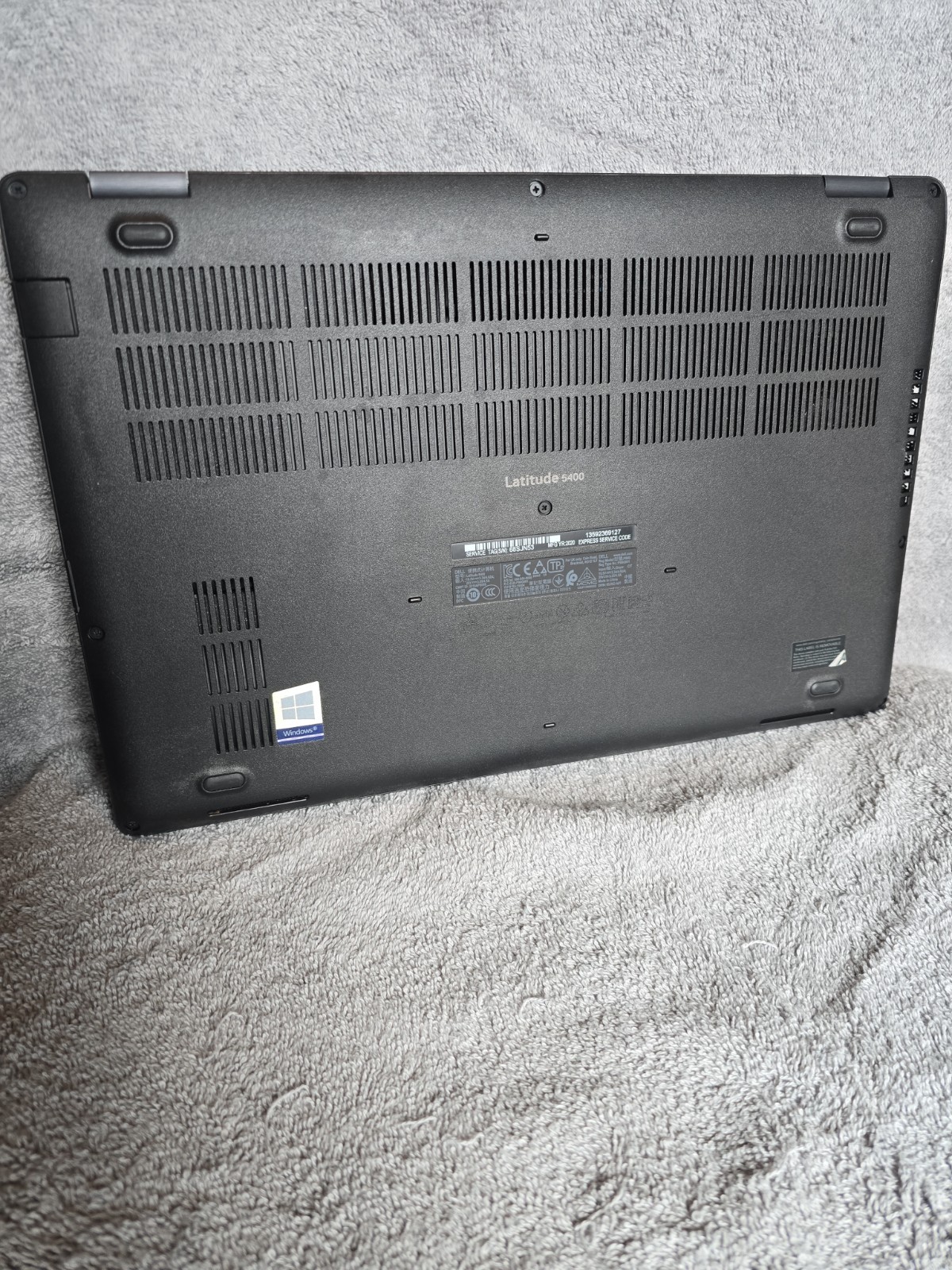 dell latitude 5400 i5-8365u, 8gb ram No hdd, Included genuine Dell charger.