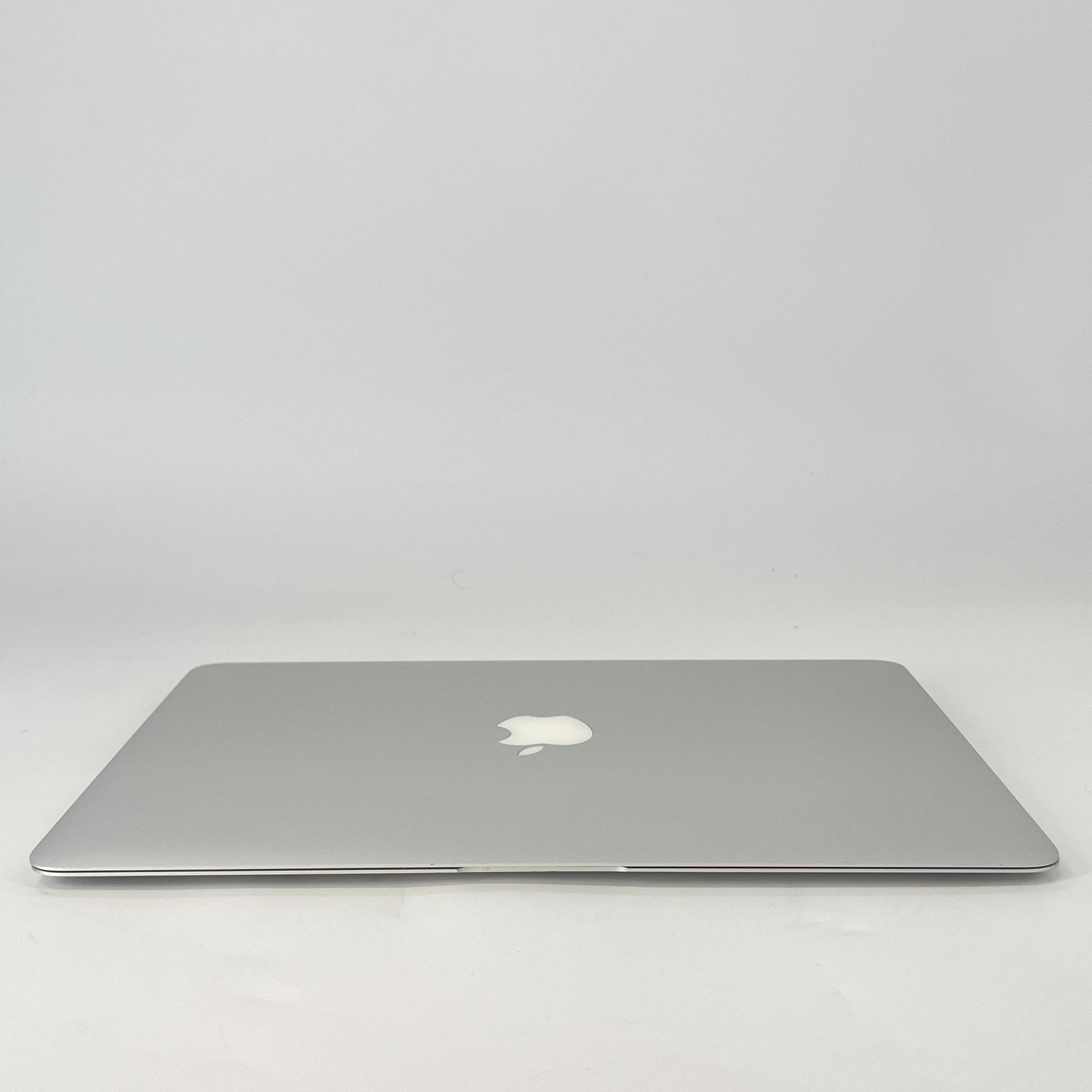 MacBook Air 13 2012 Silver HD+ 1.8 GHz i5-3427U 4GB RAM 128GB SSD – Bad Battery