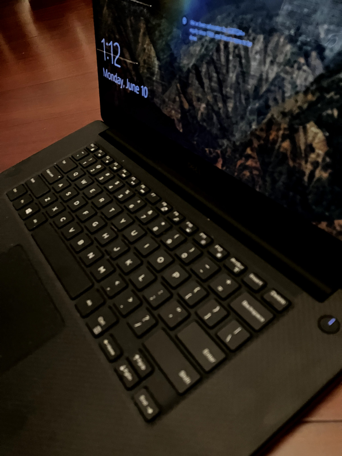 Dell XPS 15 9560 15.6″(512GB SSD, Intel Core i7-7700HQ, 2.8 GHz, 32GB RAM,…