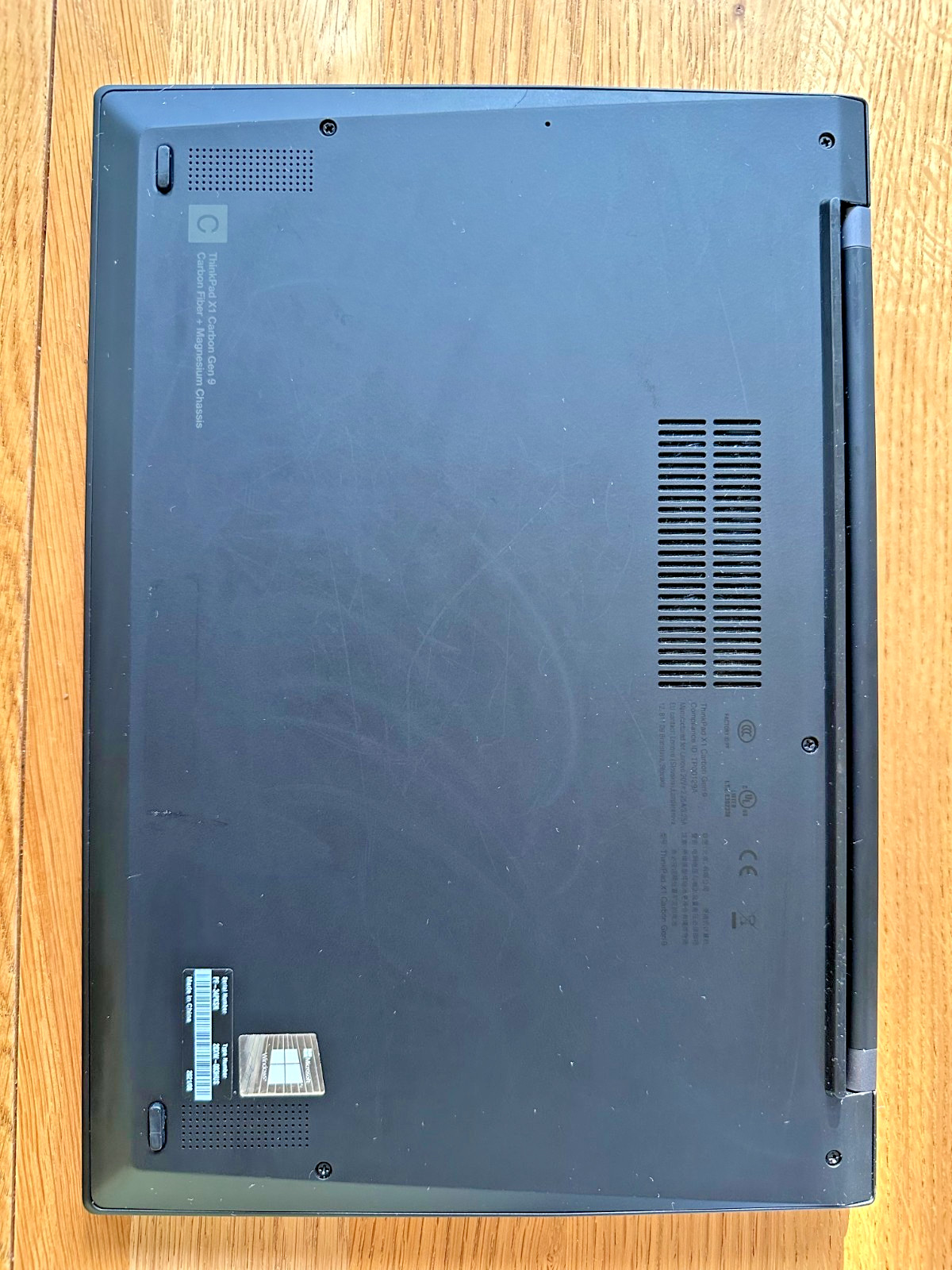Lenovo ThinkPad X1 Carbon 14″ (1TB SSD, Intel Core i7-1165G7, 2.80GHz, 16GB RAM)