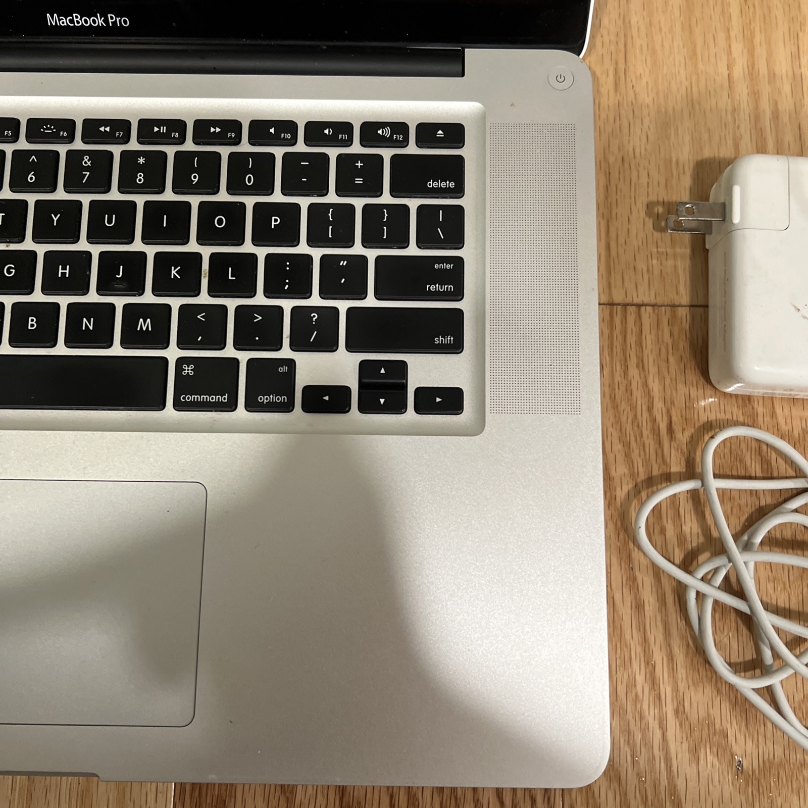 Apple MacBook Pro 15 A1286 C02GP0CWDY5P Late 2011 2.4GHz 15.4″ Laptop For Parts