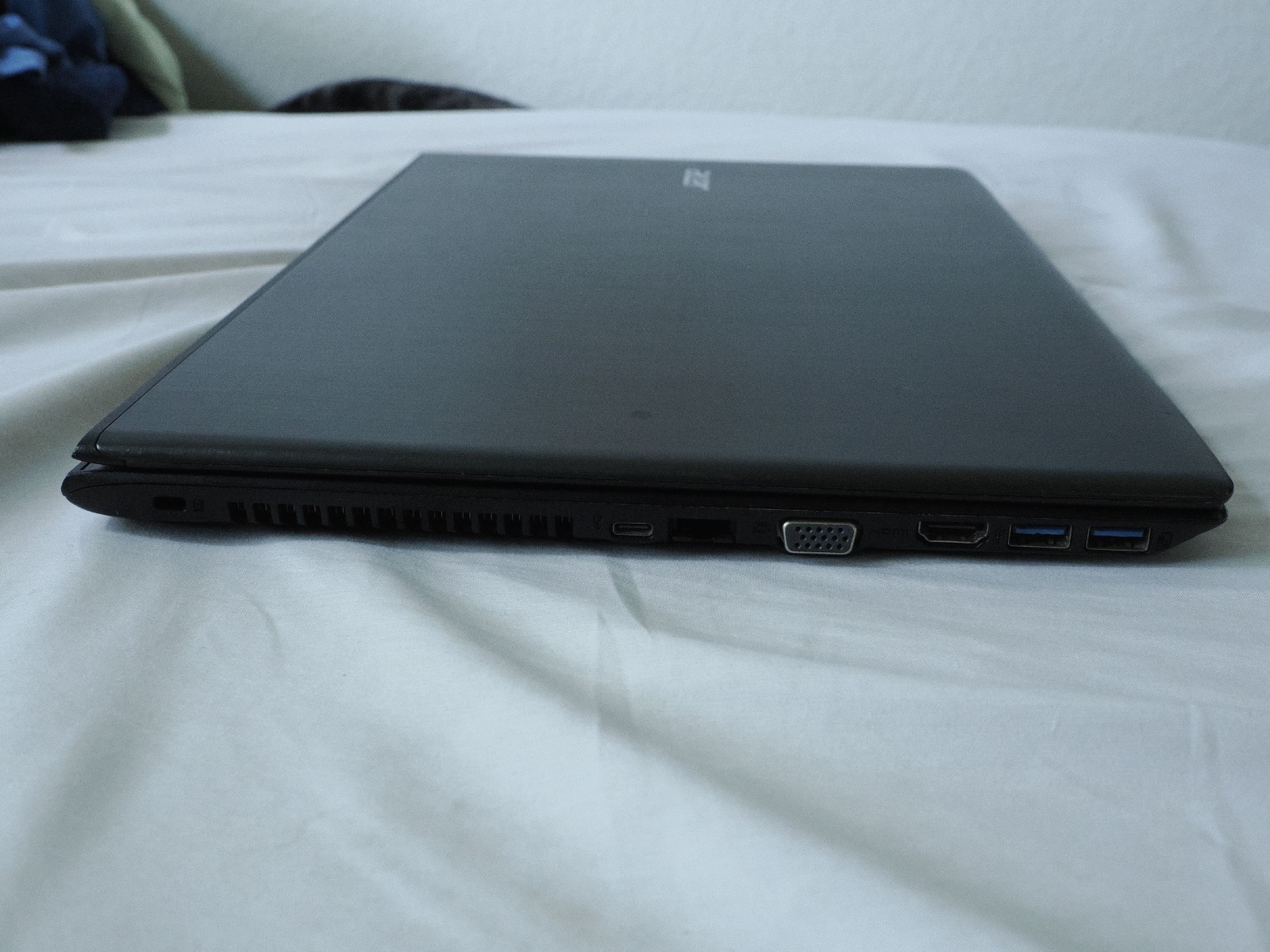 Acer Aspire E15 E5-575G 15.6″ 1TB+256GB-SSD 16GB Win10 Gaming Laptop w/ Charger
