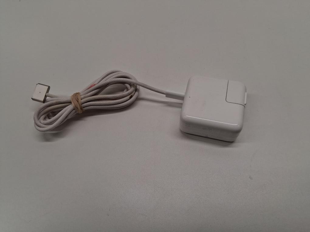 APPLE MACBOOK AIR A2681 (P06034982)