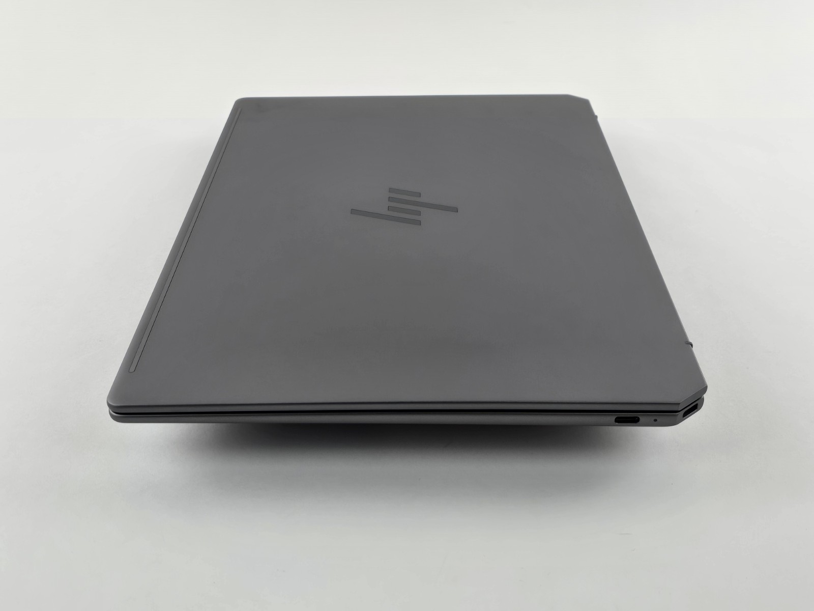 HP OmniBook Ultra 14″ 2.2K Touch, AMD Ryzen AI 9 365, 32GB RAM, 1TB SSD – Good