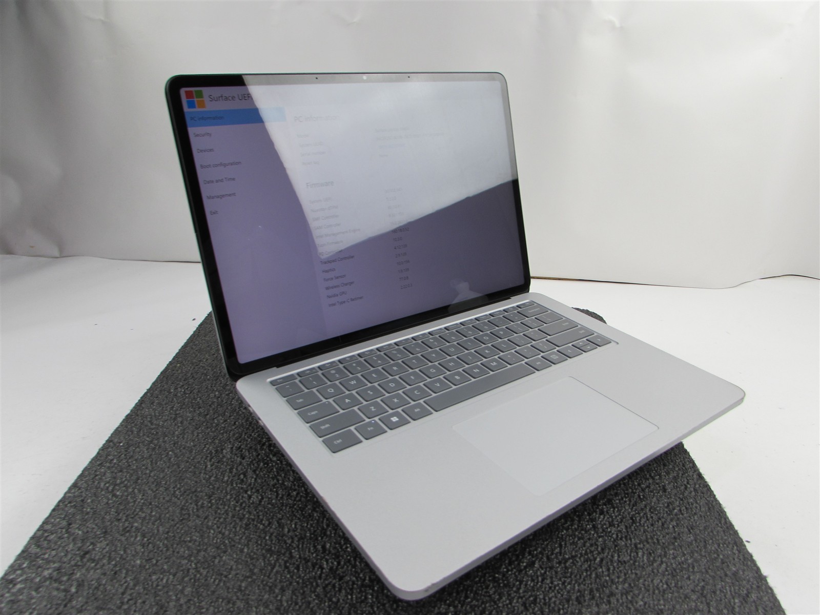 Microsoft Surface Laptop Studio 1964 i7-11370H 1TB SSD 32GB RTX A2000 *No A/C*